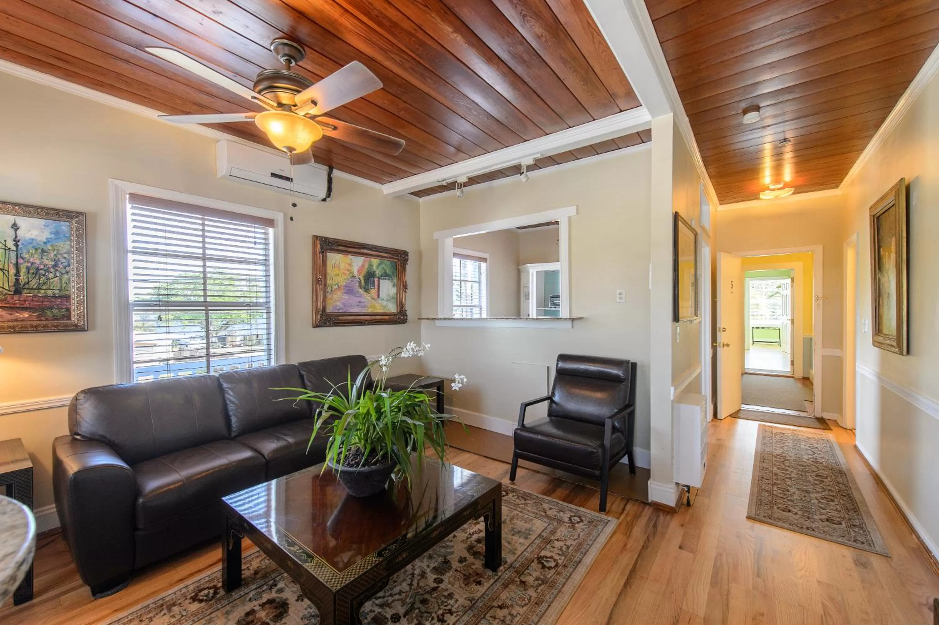 Living room in Old Colorado Inn