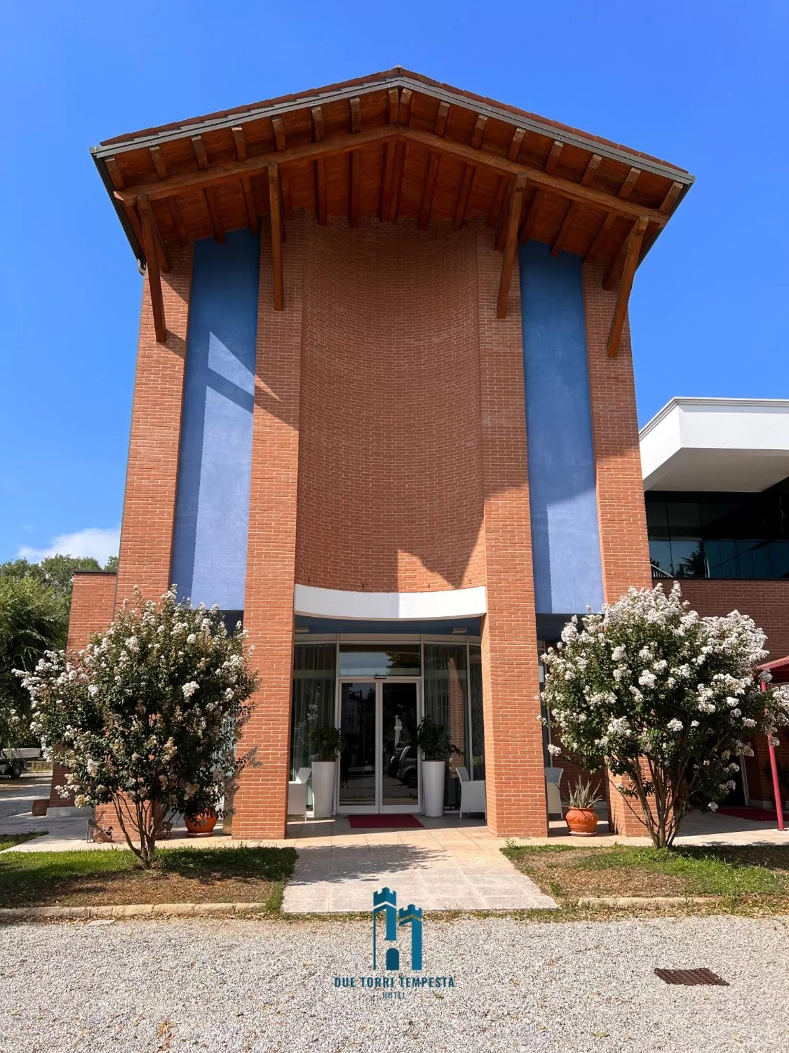 Property building in Hotel Due Torri Tempesta