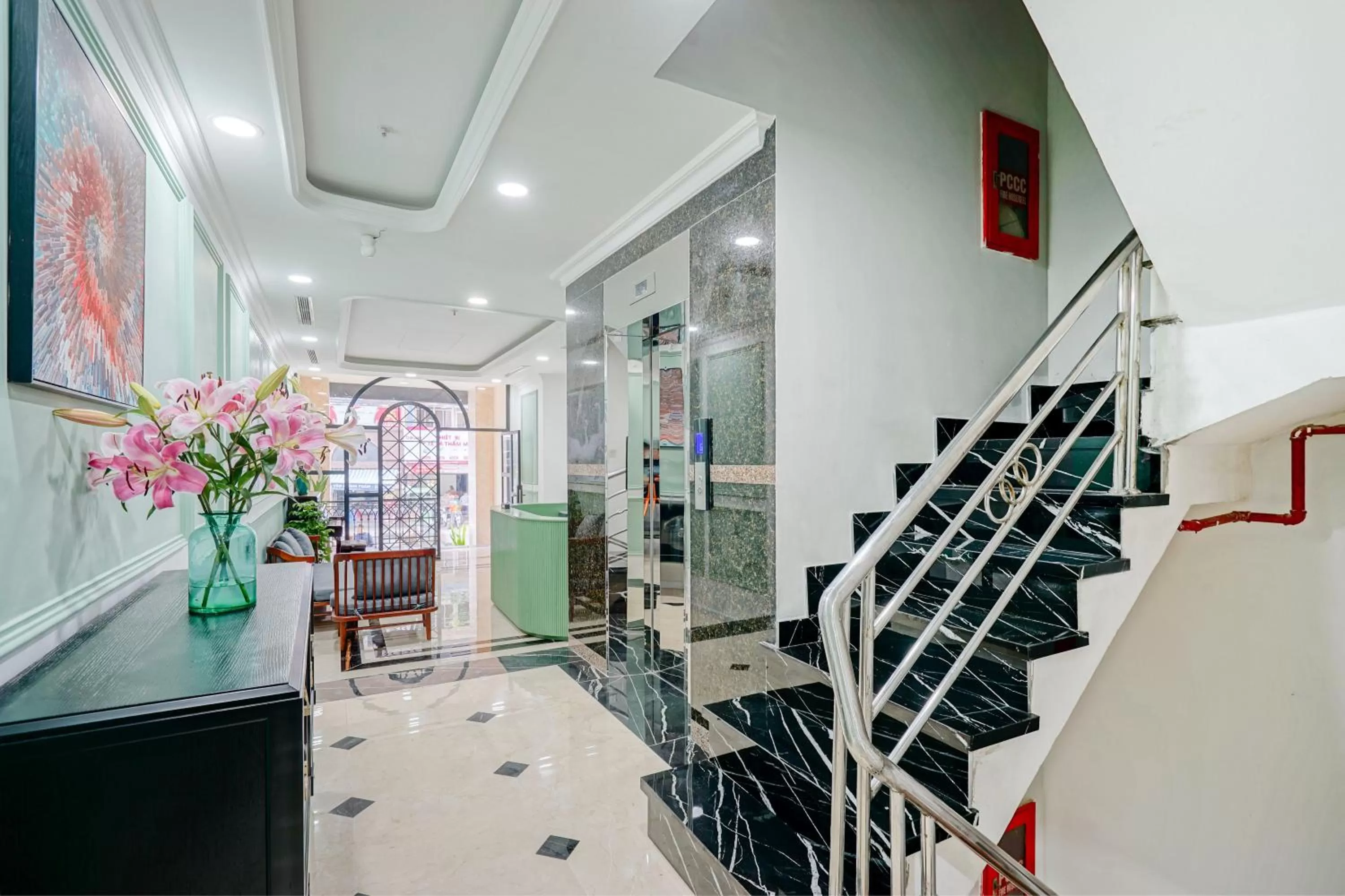 Lobby or reception in SAZI HOTEL - BÙI THỊ XUÂN