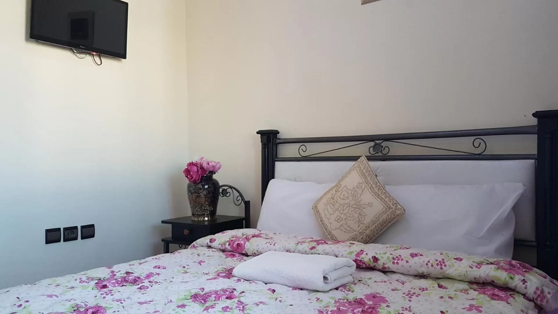 Bed in Hotel Nice 06