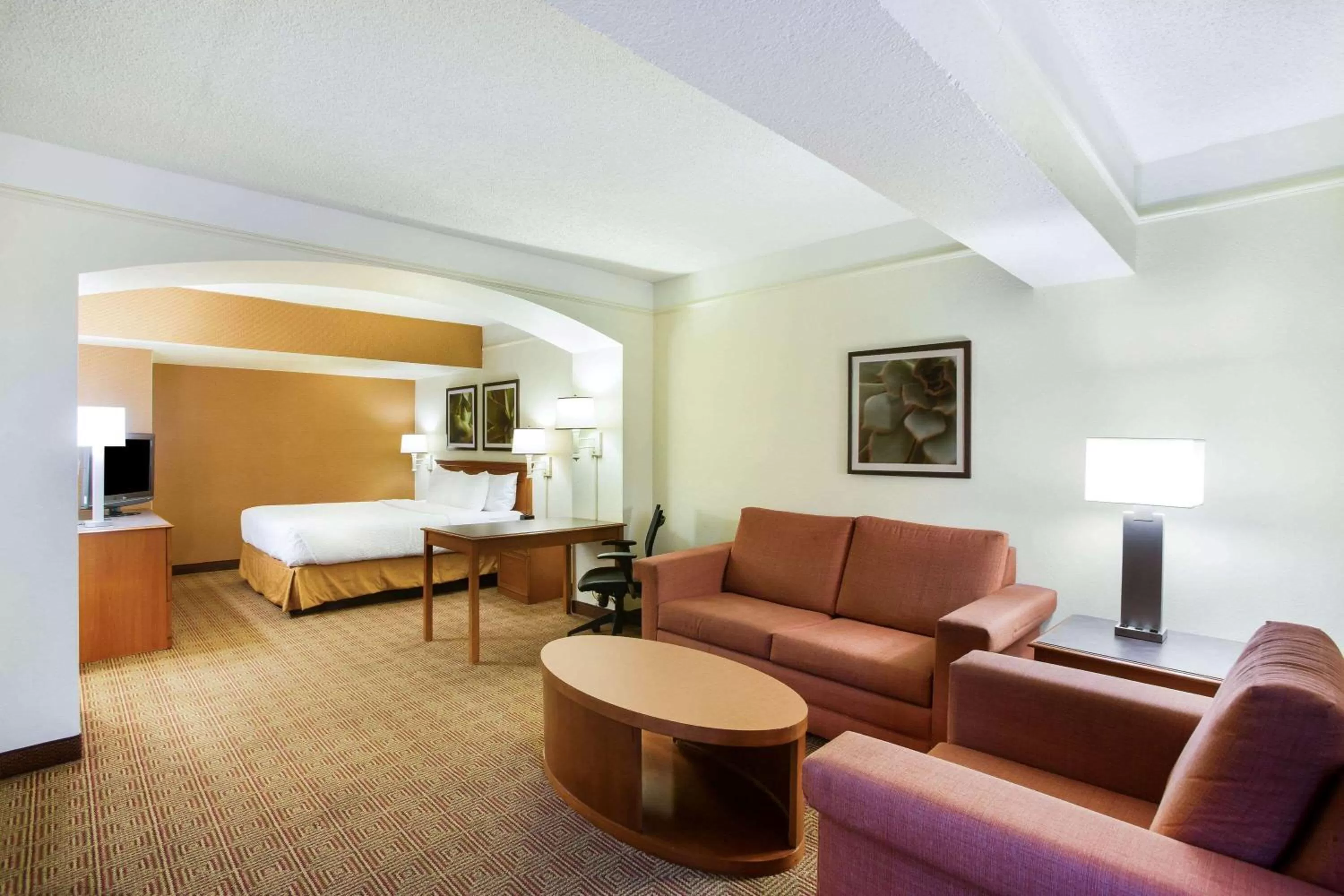 Photo of the whole room in La Quinta Inn by Wyndham Austin Capitol / Downtown