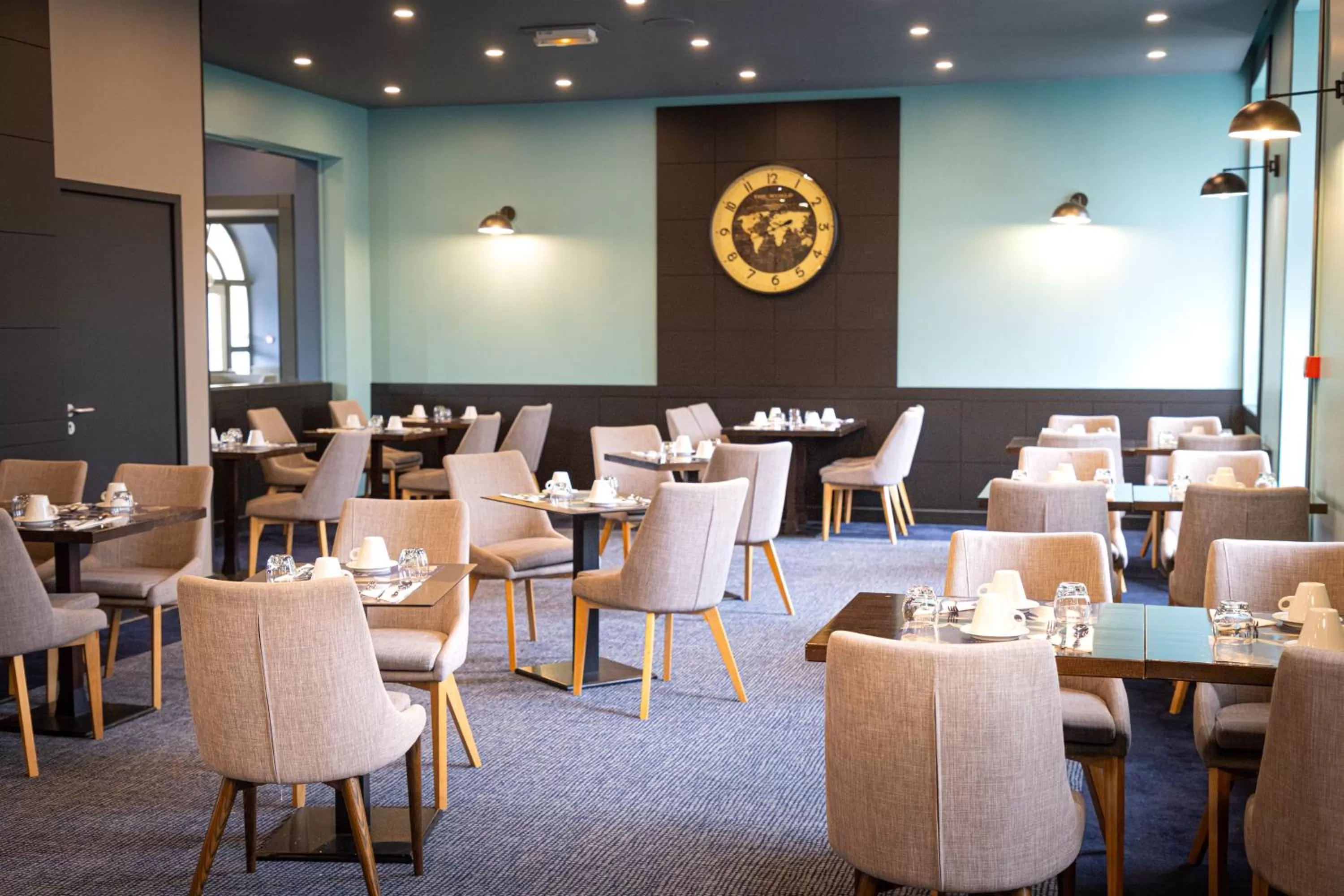 Breakfast in Hôtel Mercure Rochefort La Corderie Royale