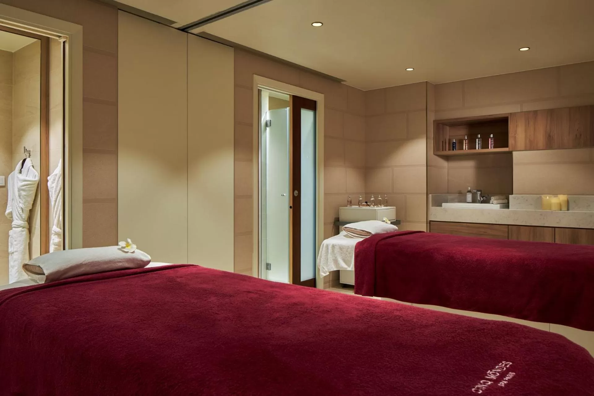 Massage, Bed in Maison Albar - Le Pont-Neuf