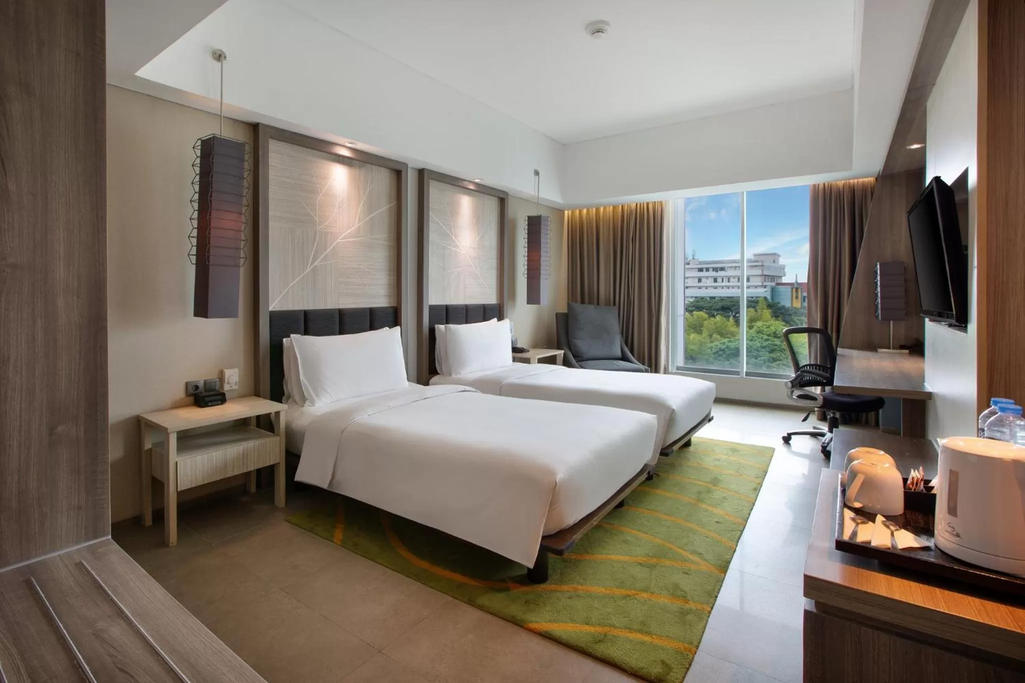 Photo of the whole room, Bed in Holiday Inn Bandung Pasteur by IHG
