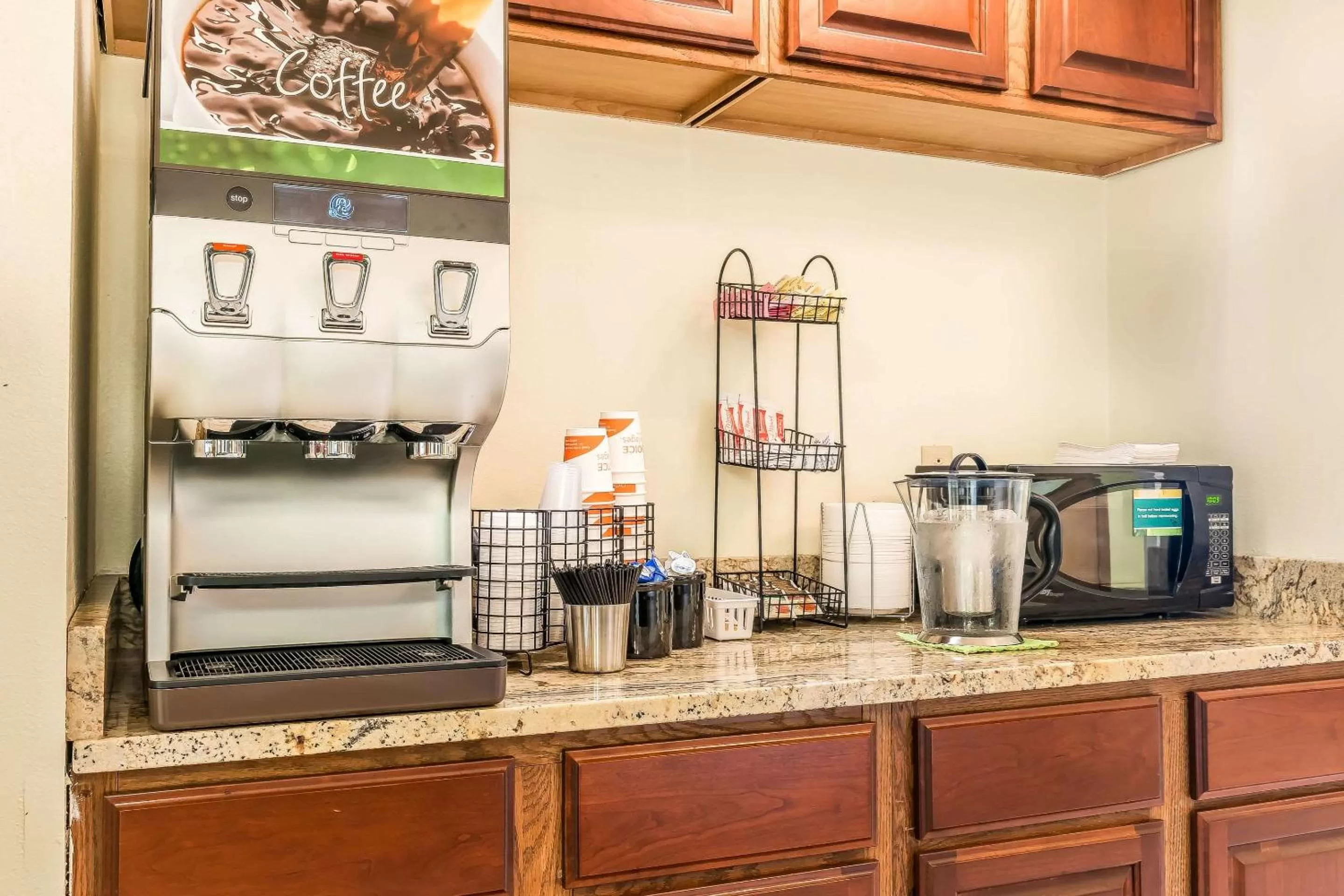 Restaurant/places to eat in Quality Inn Jackson