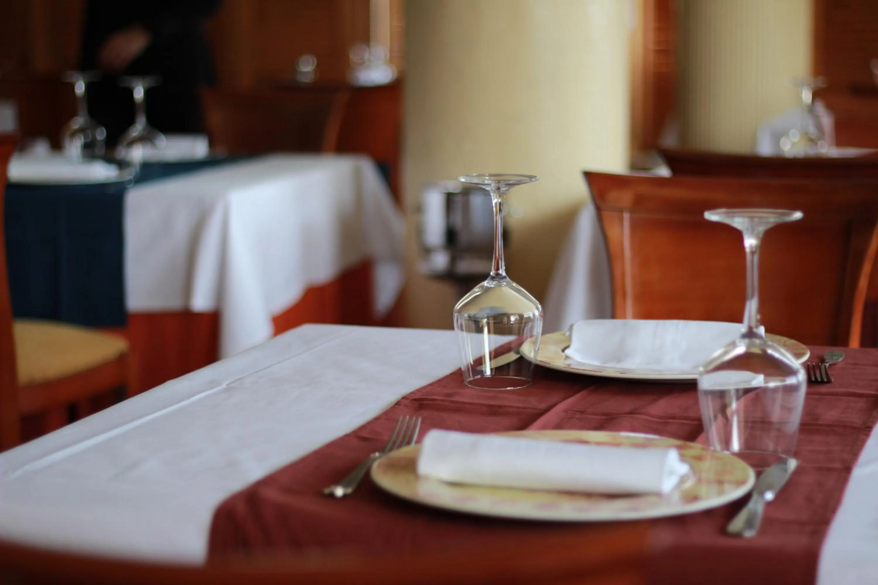 Restaurant/places to eat in Hotel Cosmopol