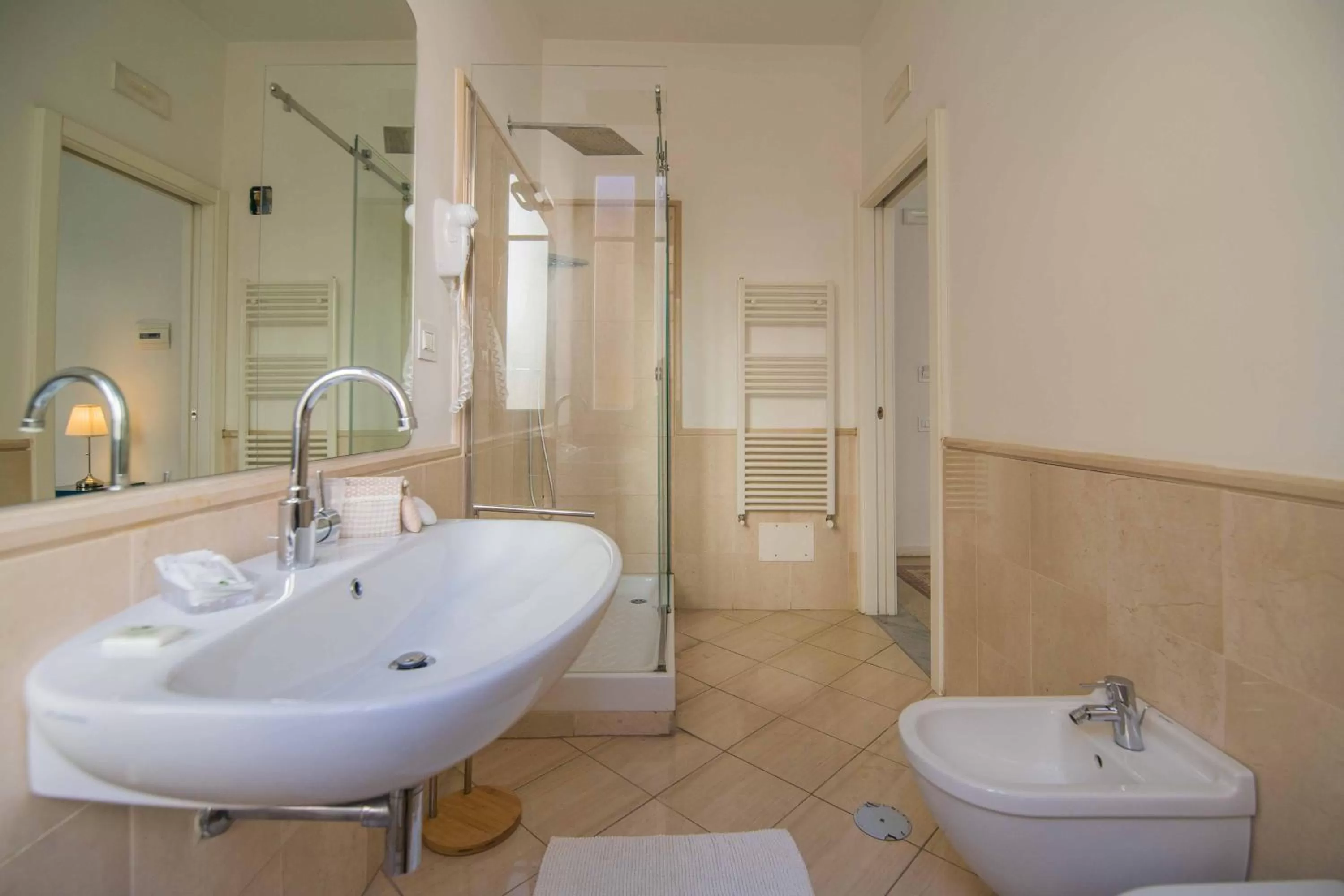 Shower in Bed&Breakfast Salerno