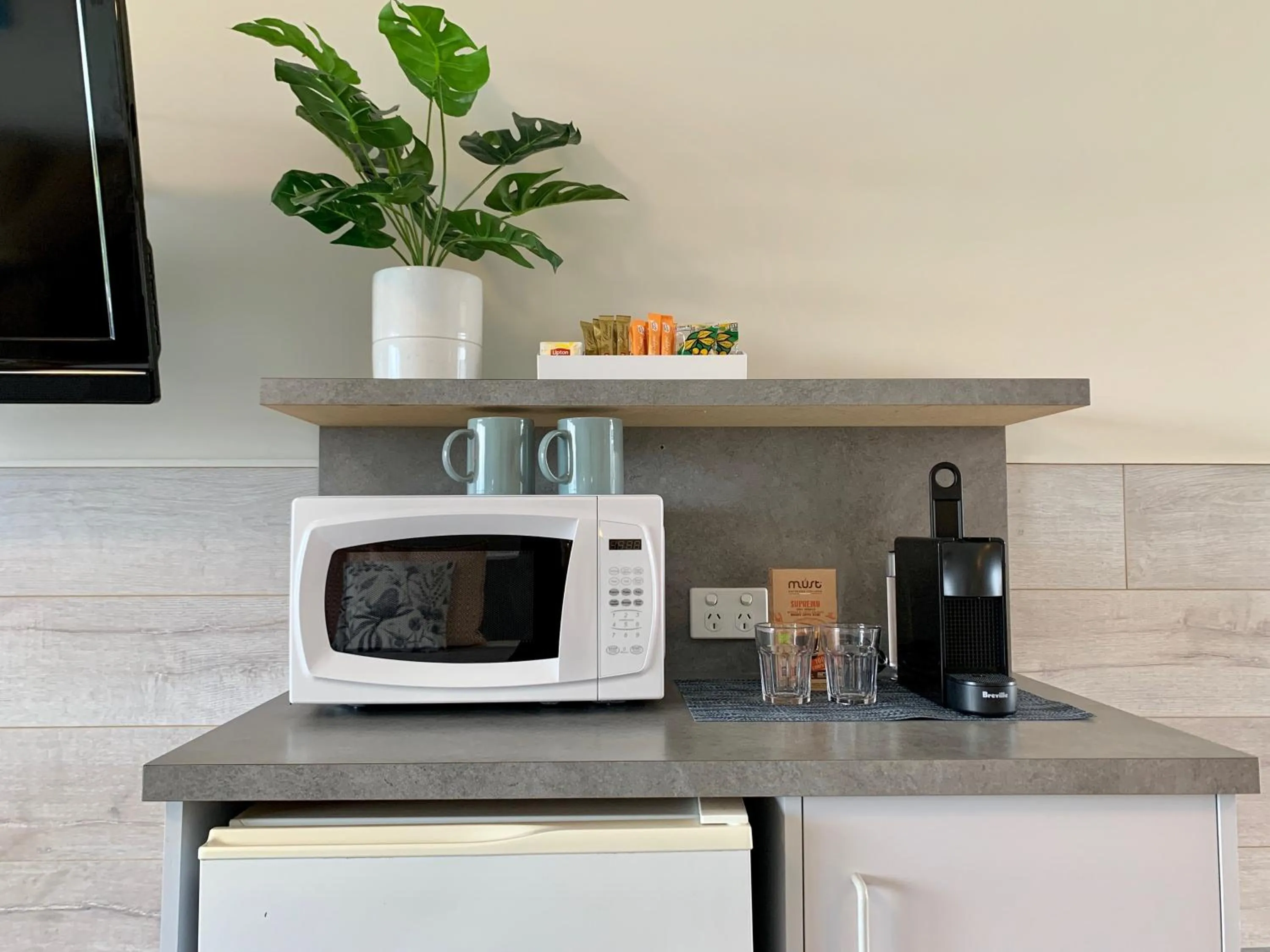 Coffee/tea facilities in Apollo Bay Waterfront Motor Inn