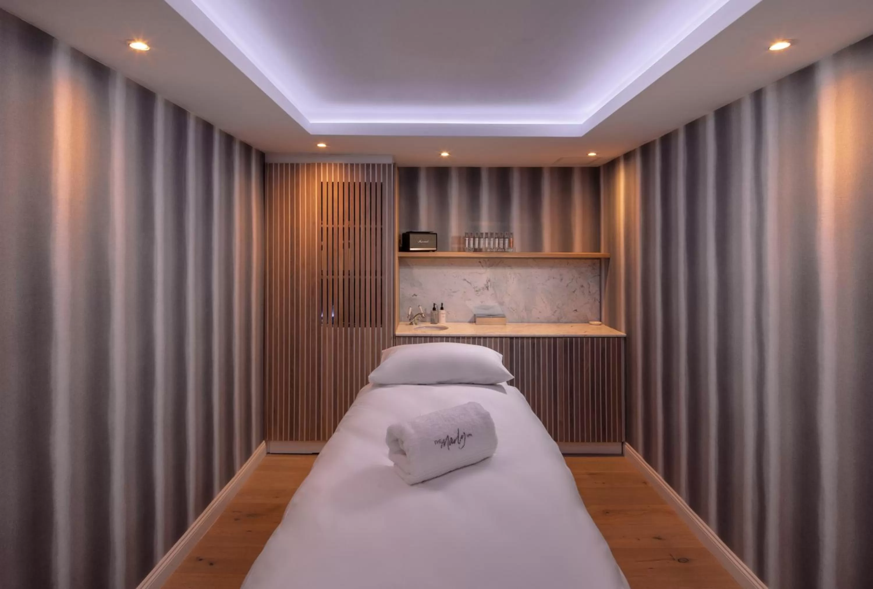 Massage, Bed in The Marly Boutique Hotel