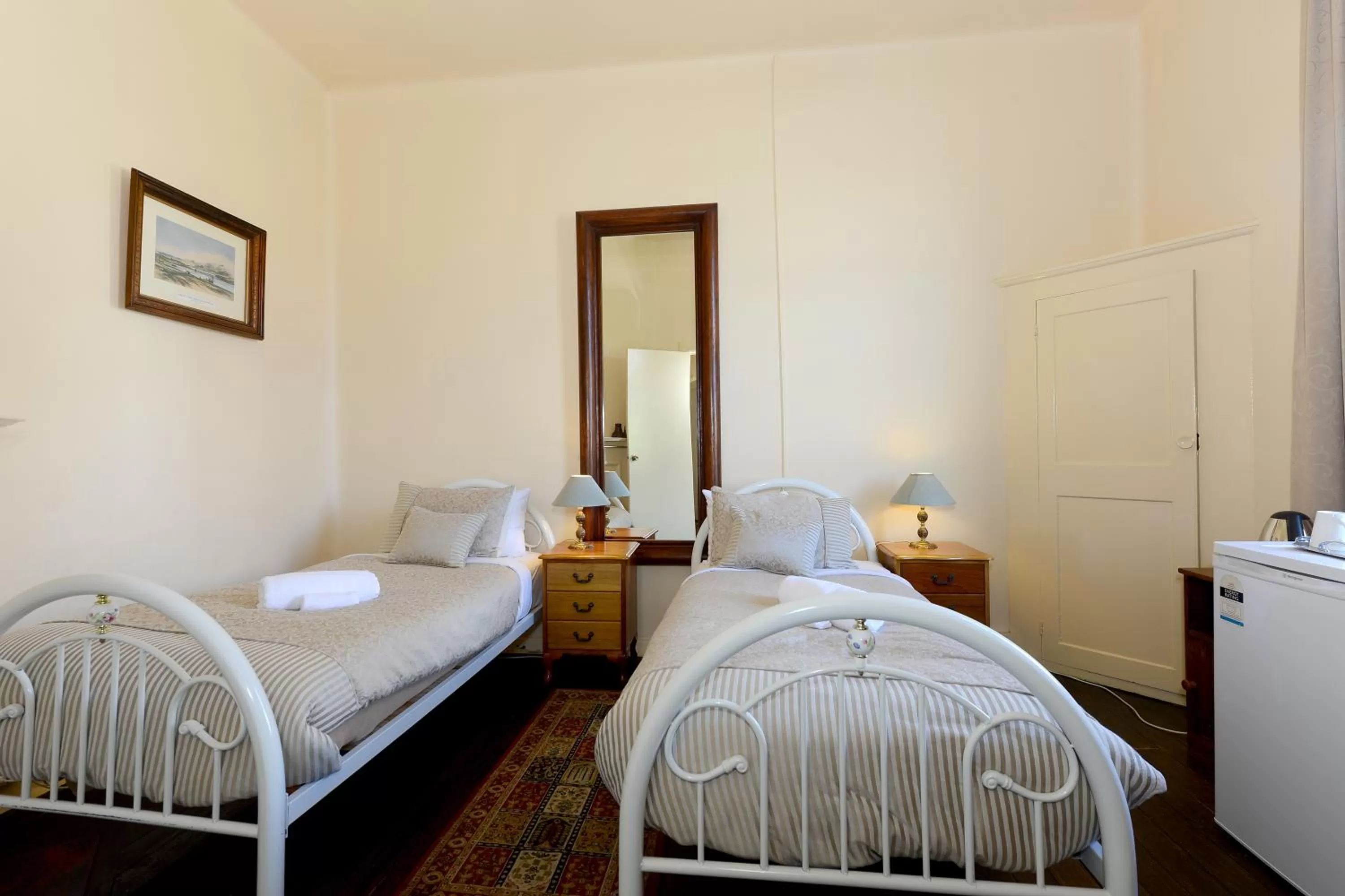 Bed in Edinburgh Gallery Bed & Breakfast