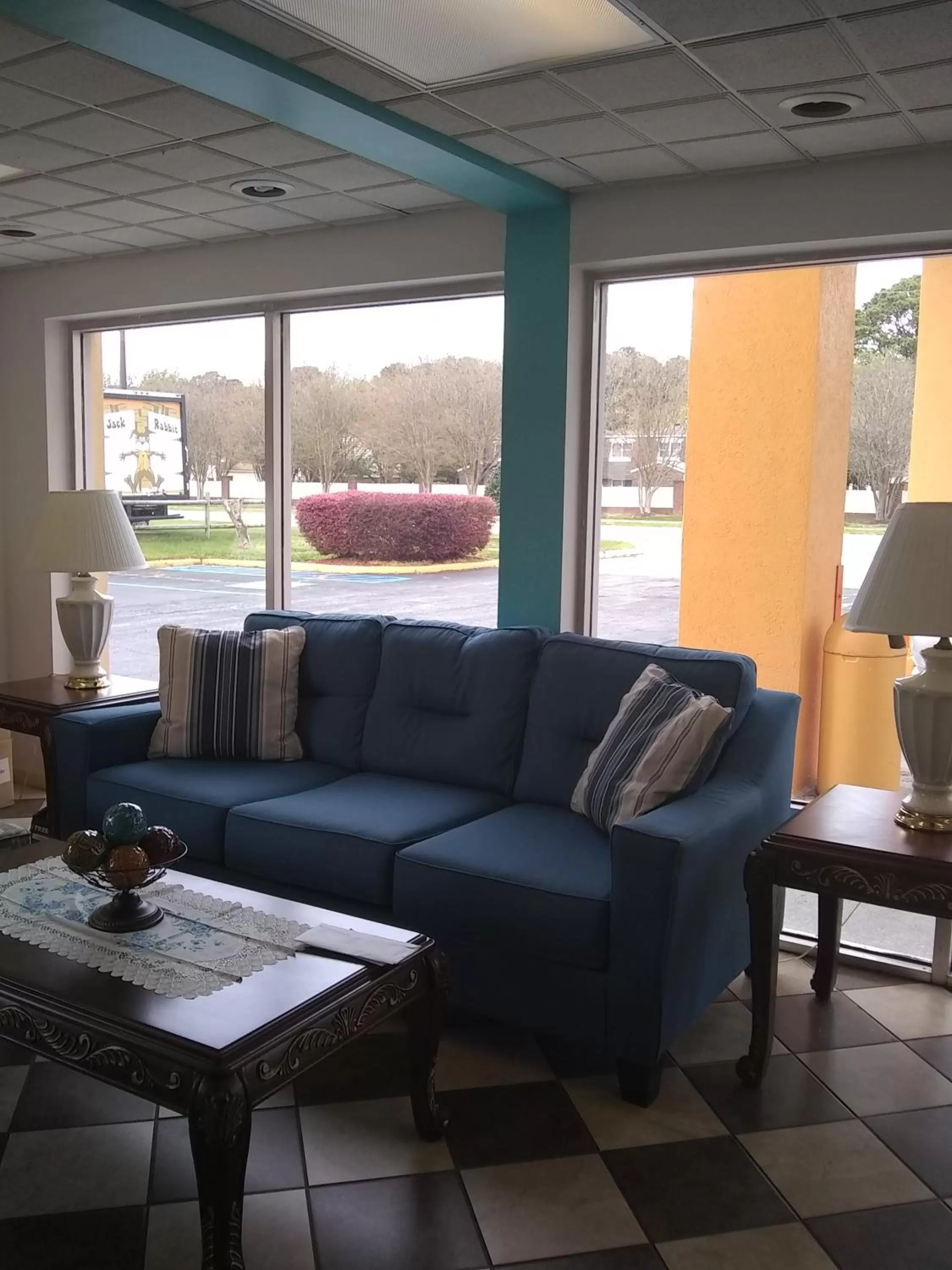 Breakfast in Howard Johnson by Wyndham Virginia Beach