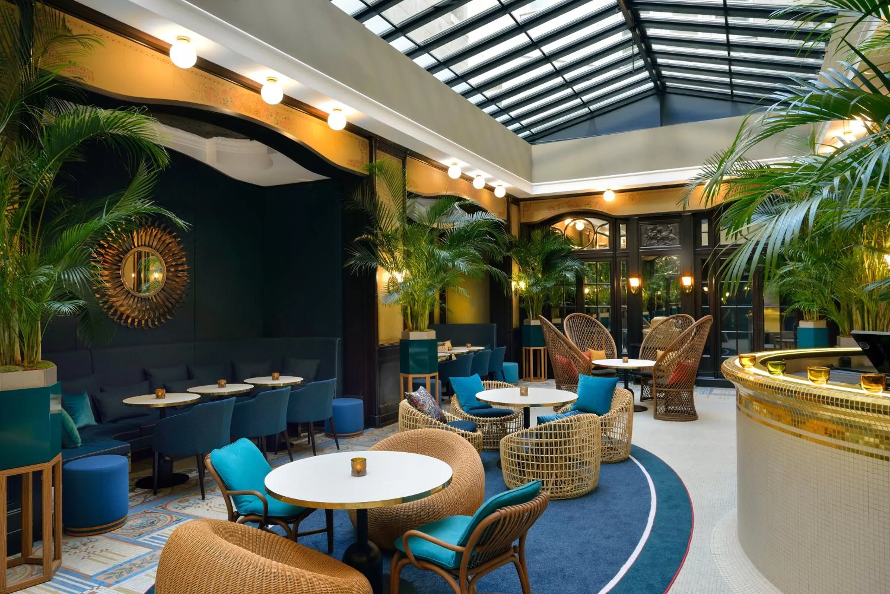 Restaurant/places to eat in l'Echiquier Opéra Hotel Paris - MGallery Collection