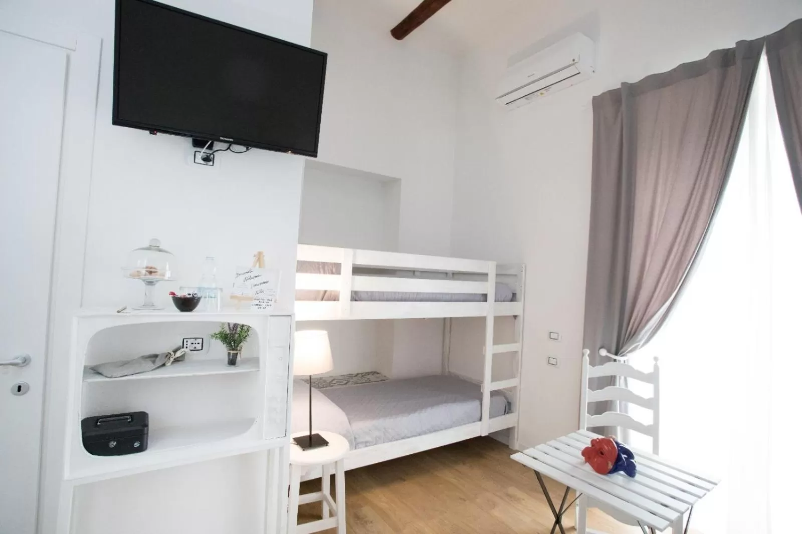 Photo of the whole room in Quartino Napoletano