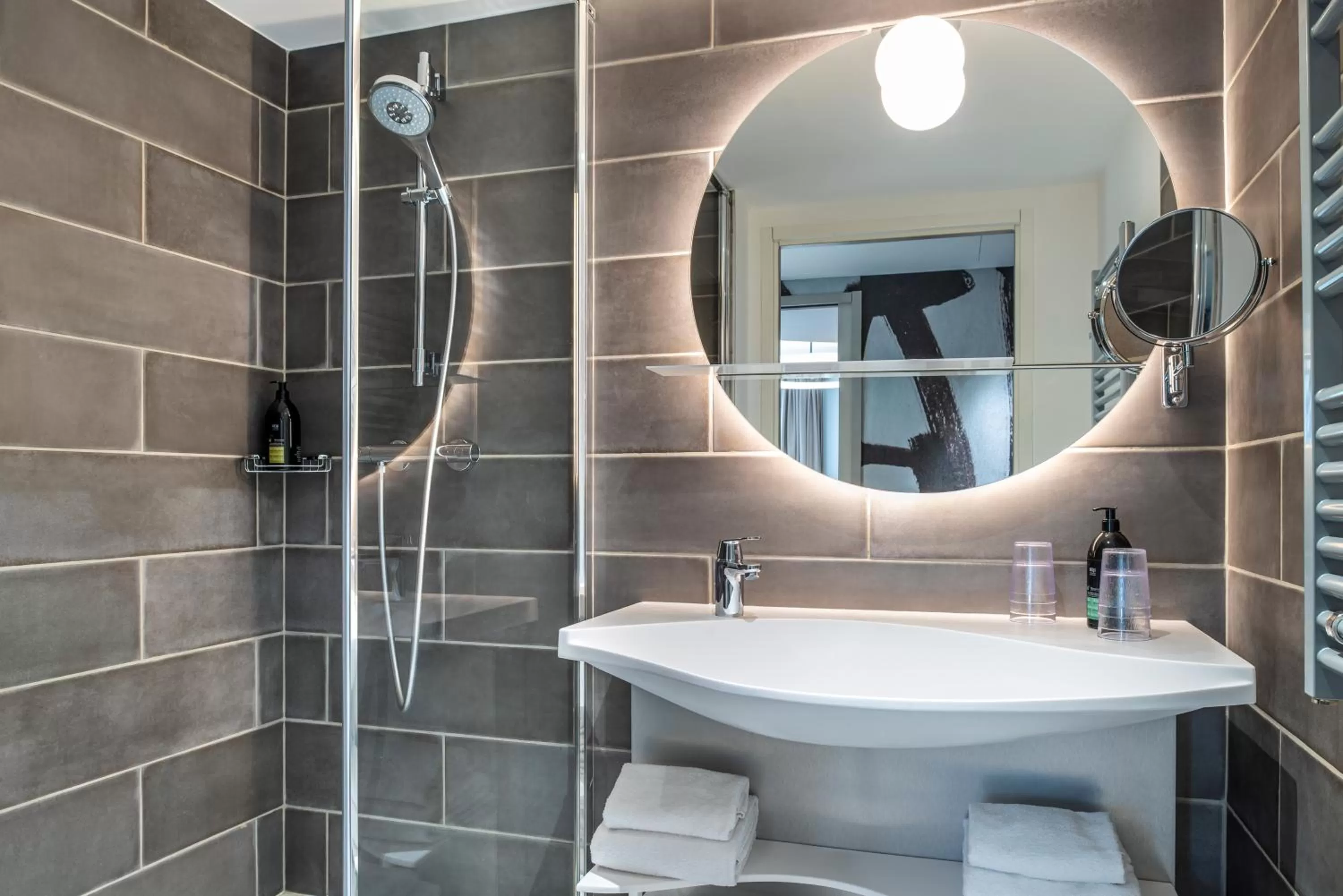 Bathroom in Aparthotel Adagio Paris Nation