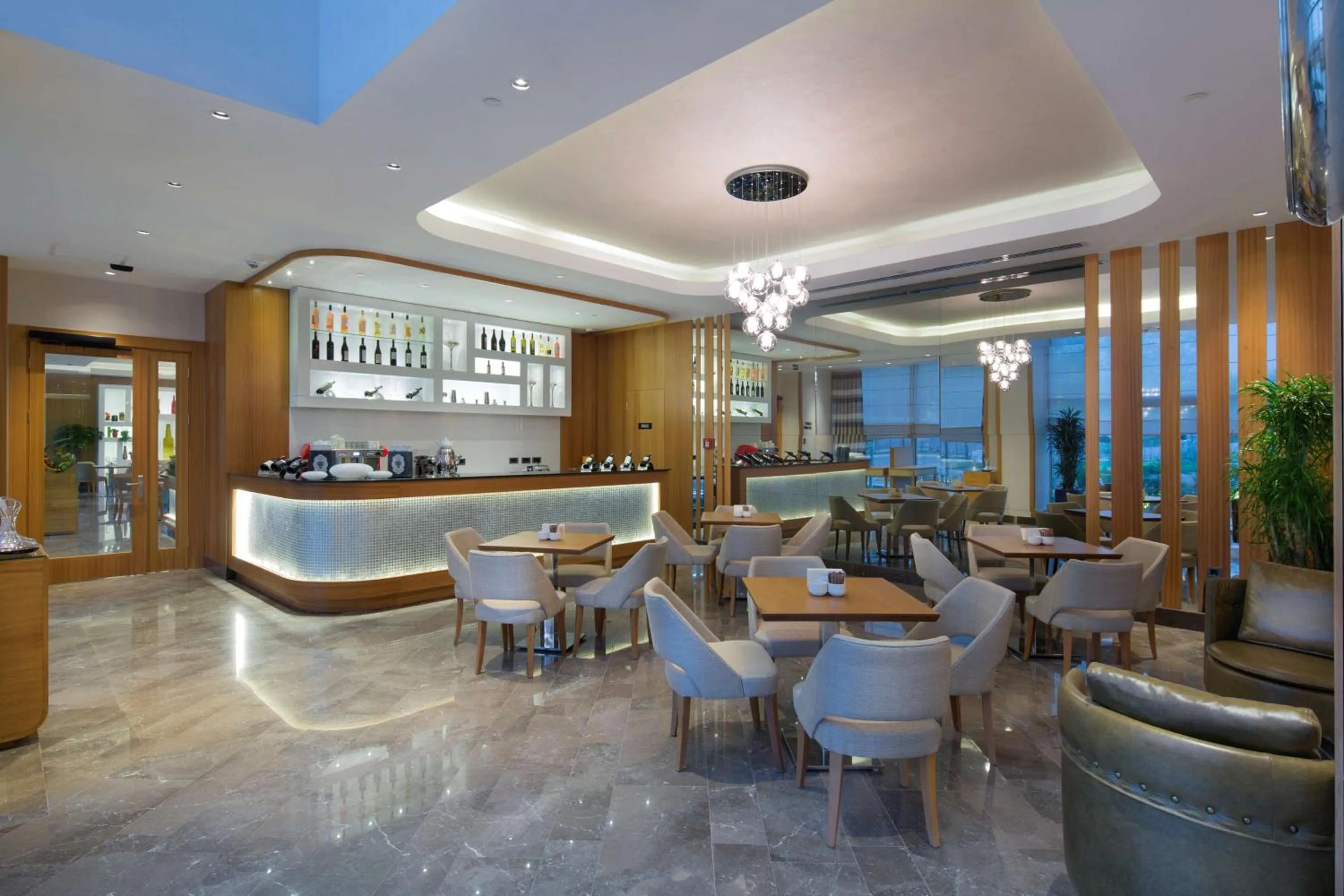 Restaurant/places to eat in DoubleTree by Hilton Hotel Istanbul - Tuzla