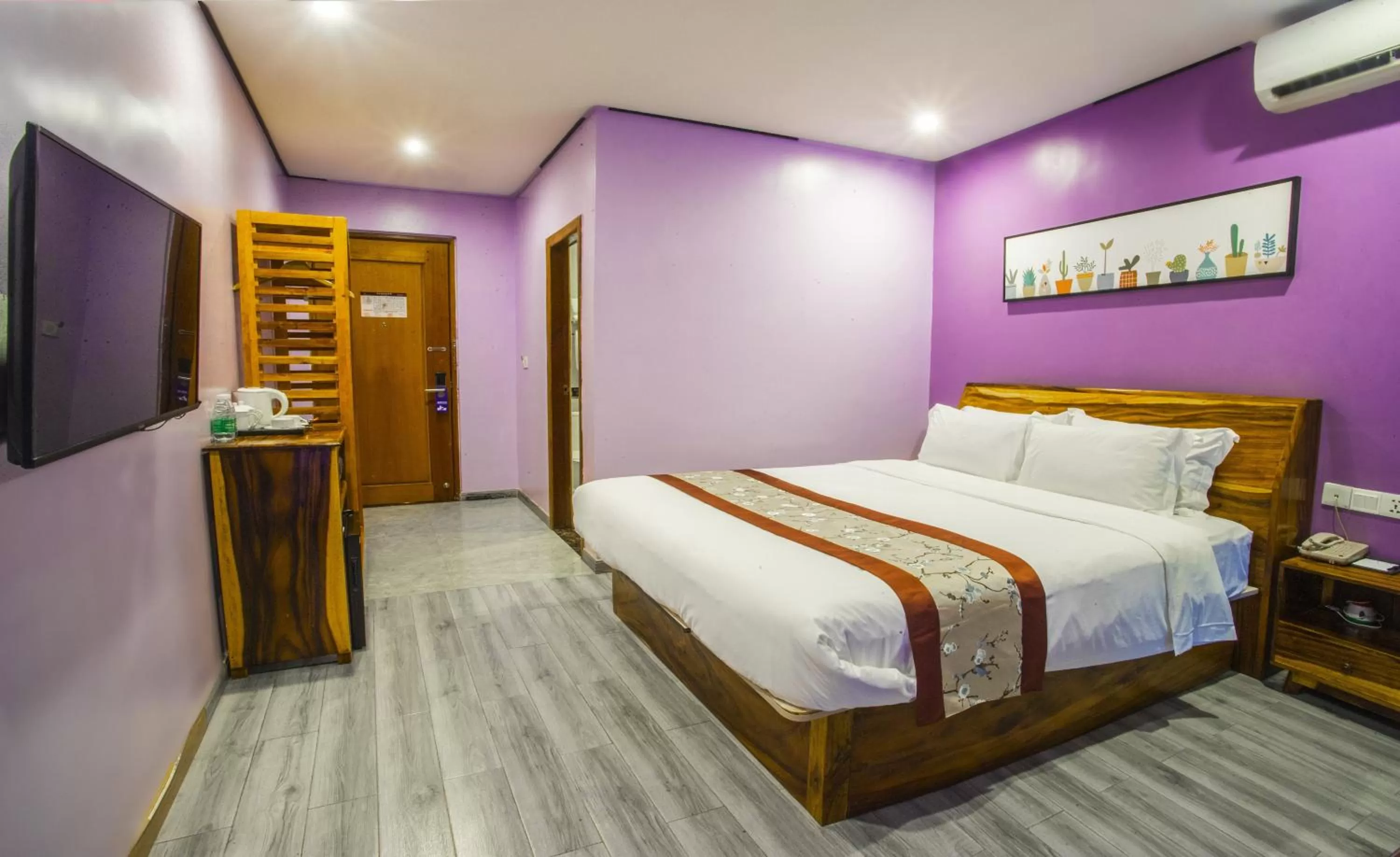 Photo of the whole room in Junlan Hotel