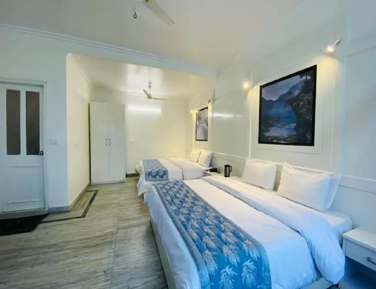 Bed in Hotel Diamond, Mussoorie