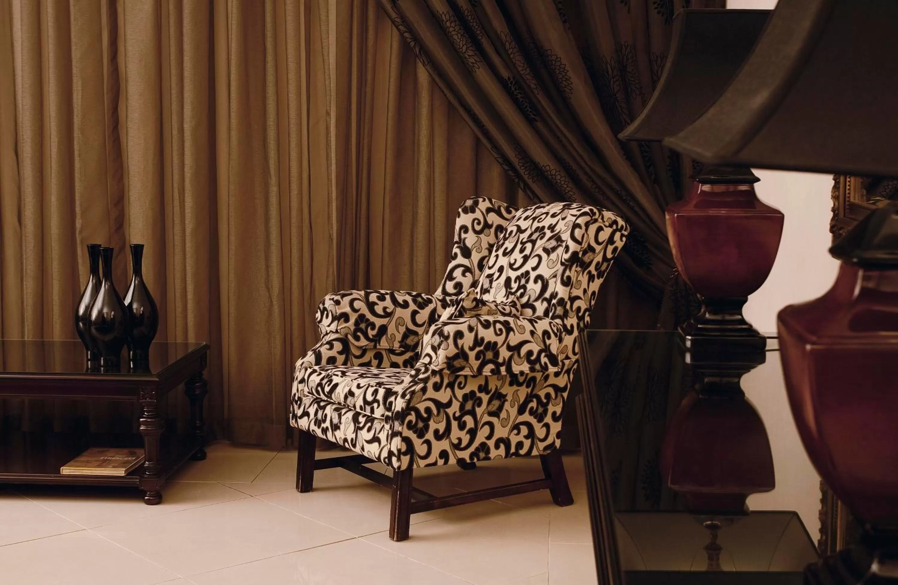 Seating area in Apollo Hotel