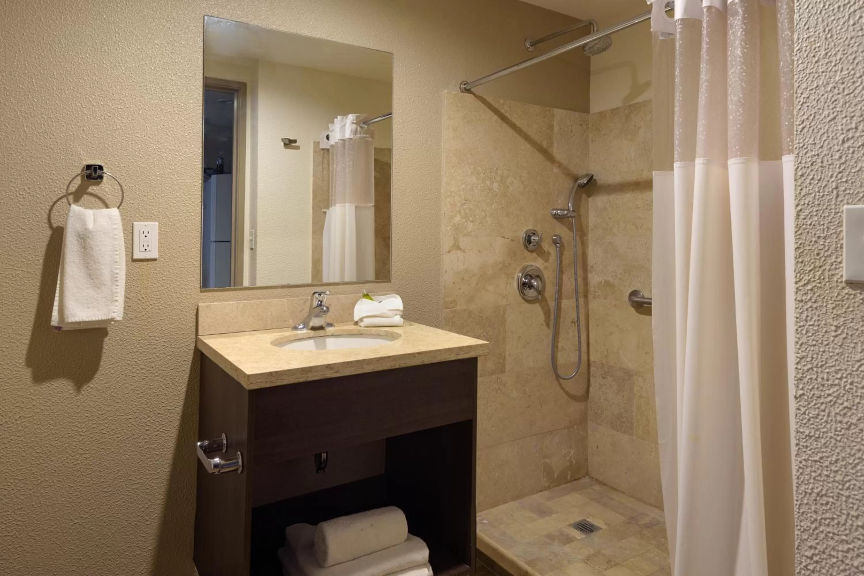 Shower in Extended Suites Cancun Cumbres