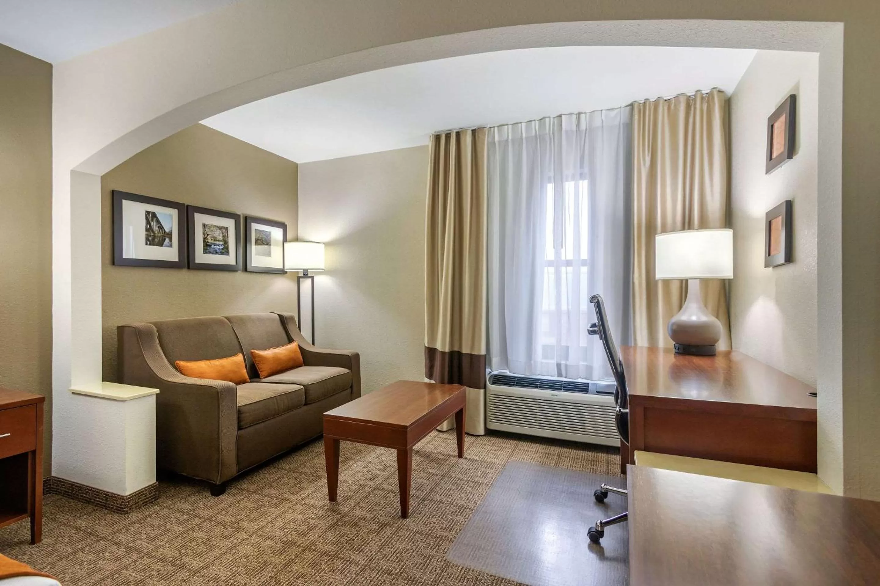 Photo of the whole room in Comfort Inn & Suites Springfield I-44
