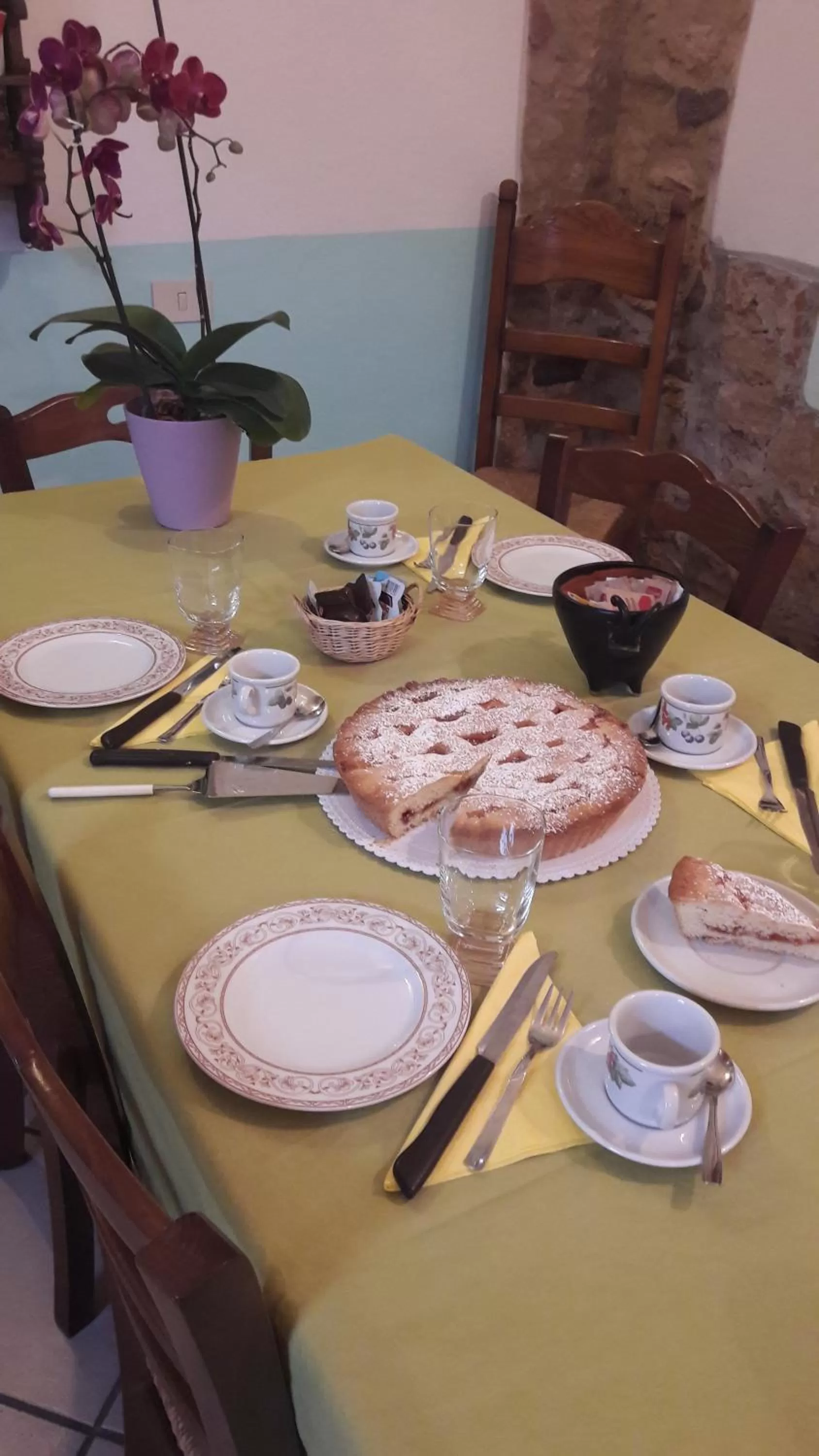 Breakfast in La Casa Rossa