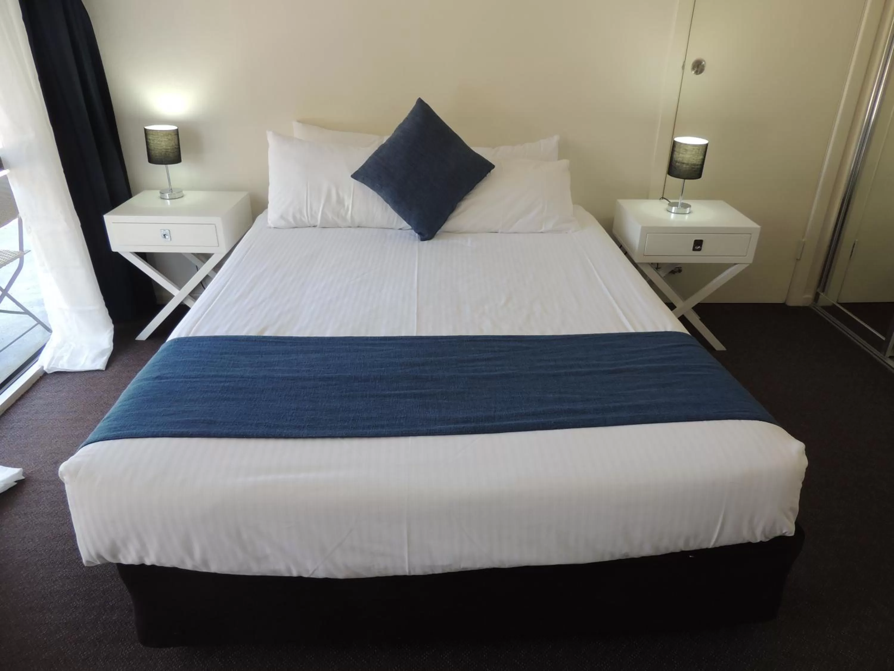 Standard Queen Room in Comfort Inn Premier