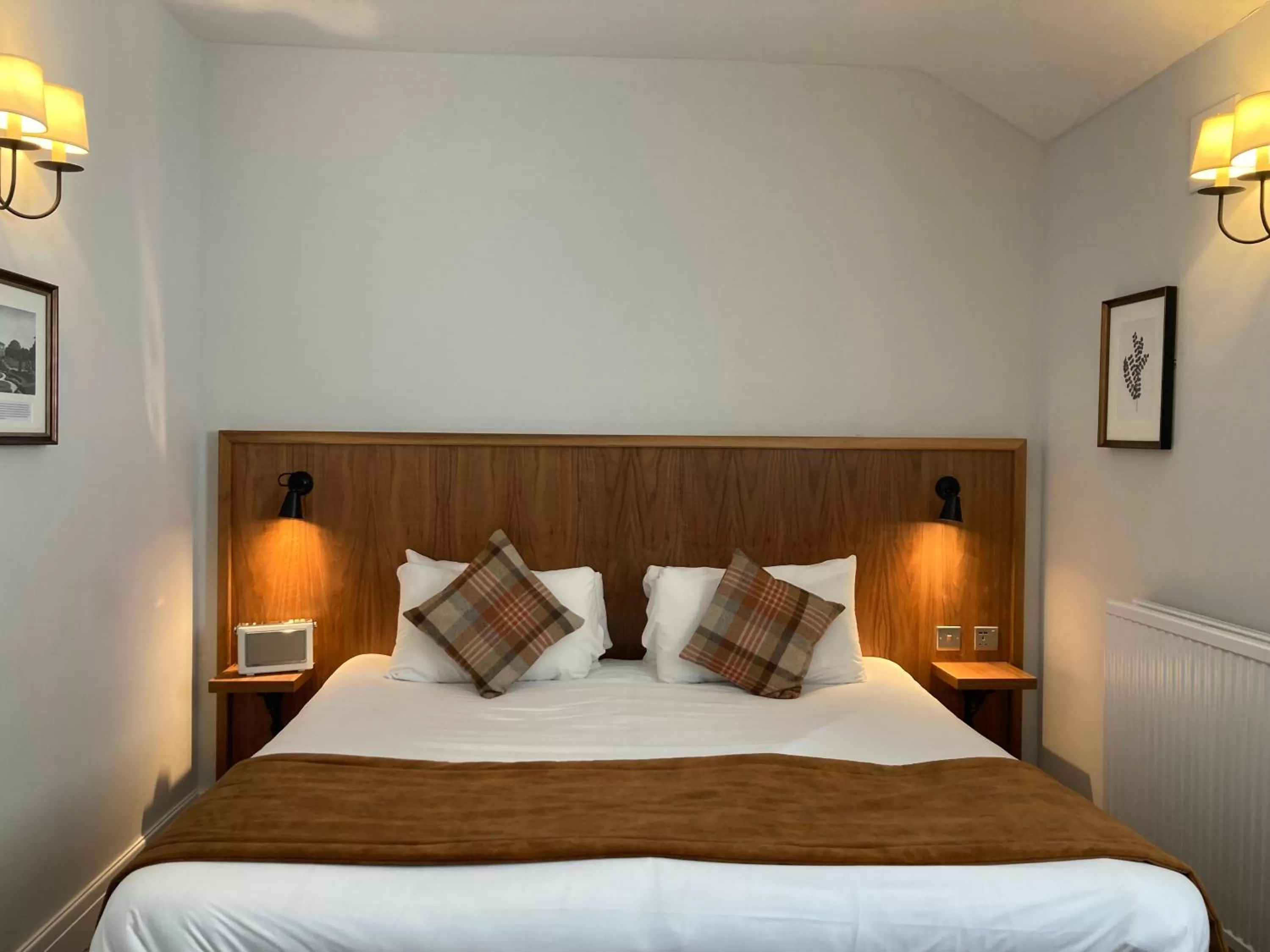 Bed in The Cross-Keys Hotel