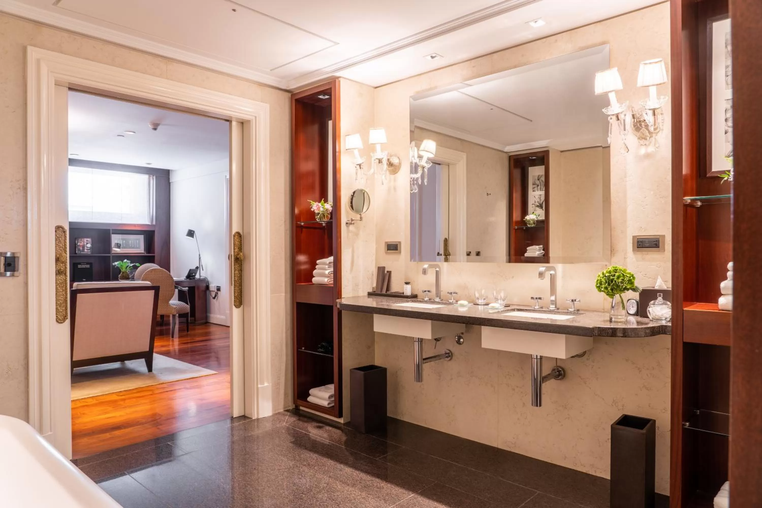 Bathroom in Palacio Duhau - Park Hyatt Buenos Aires