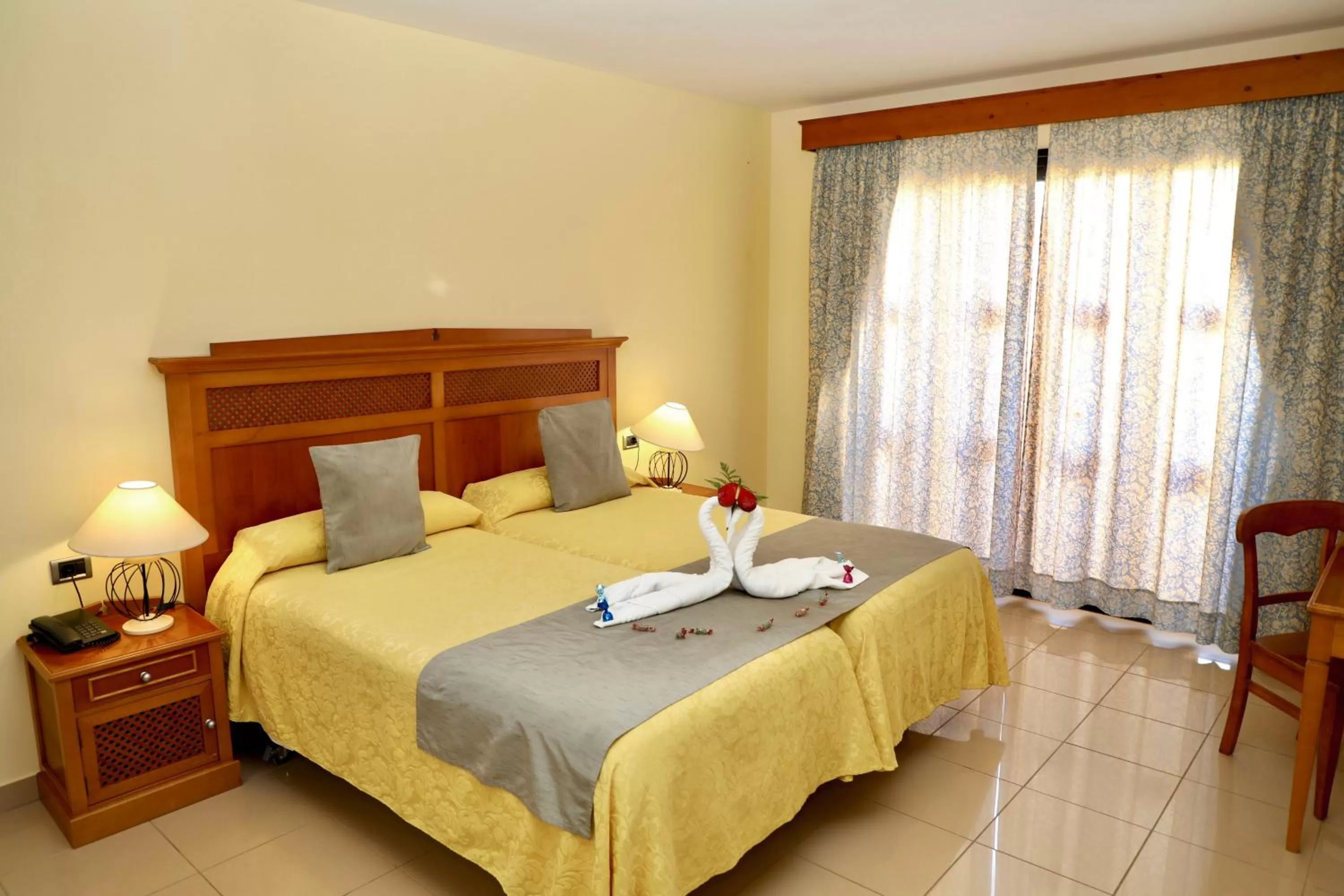Bed in Grand Muthu Golf Plaza Hotel & Spa