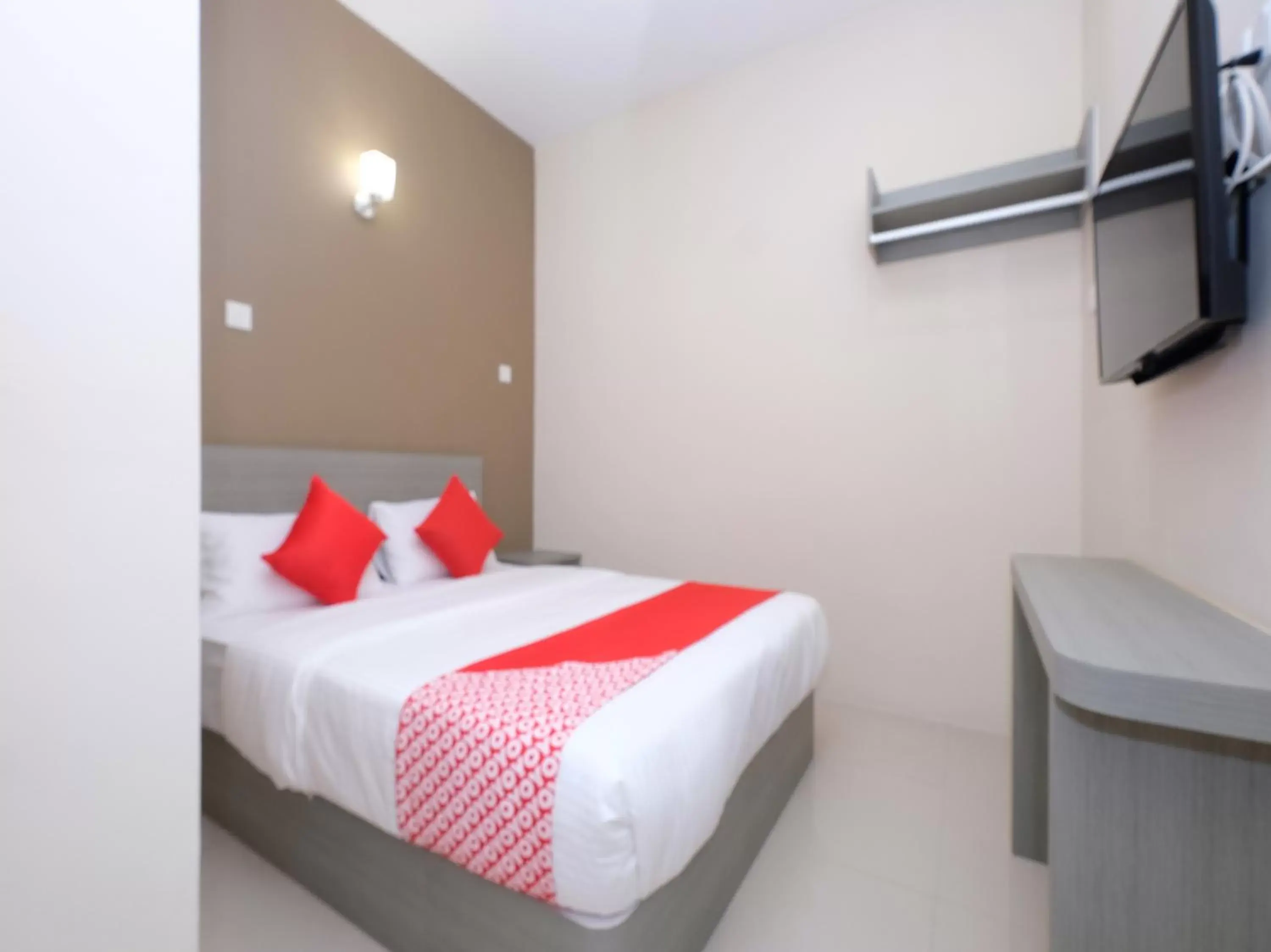 Deluxe Queen Room in Super OYO 43935 Mancalin Hotel Deluxe Queen Room in Super OYO 43935 Mancalin Hotel