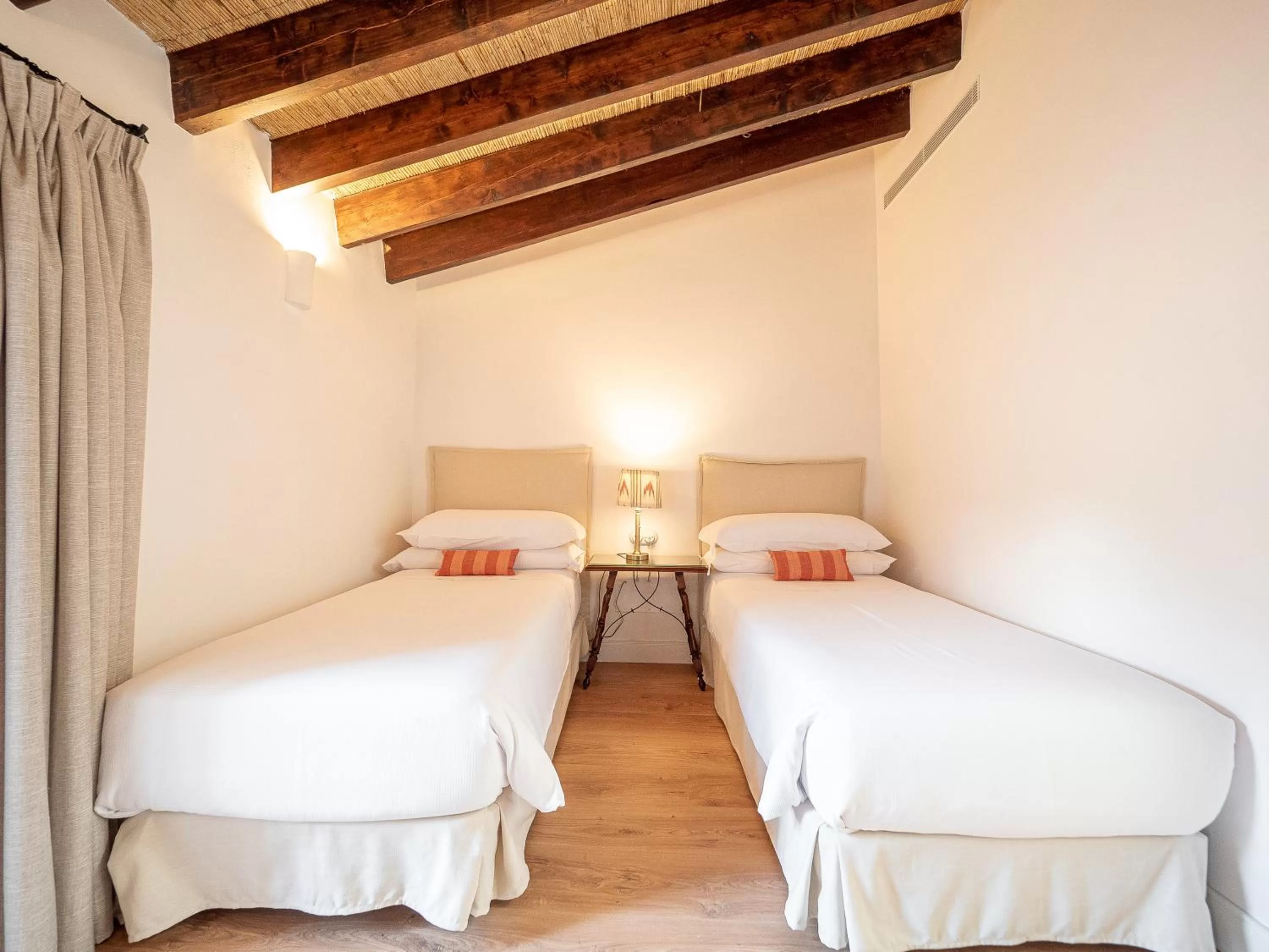 Bed in Ca'n Puig de Sòller