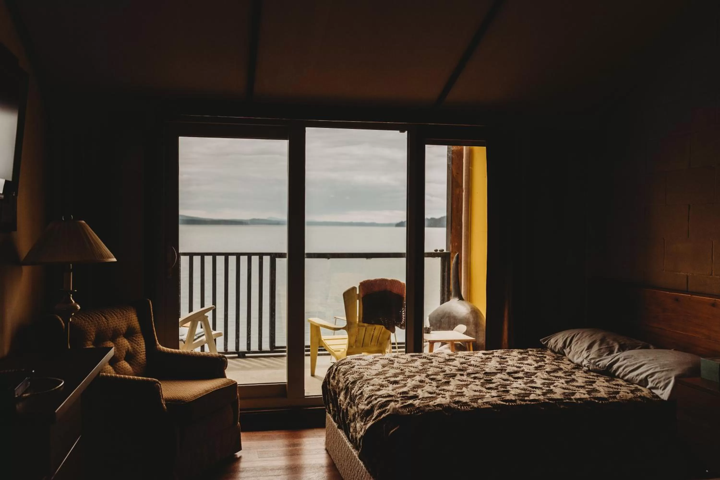 Balcony/Terrace, Bed in The Oceanfront Hotel