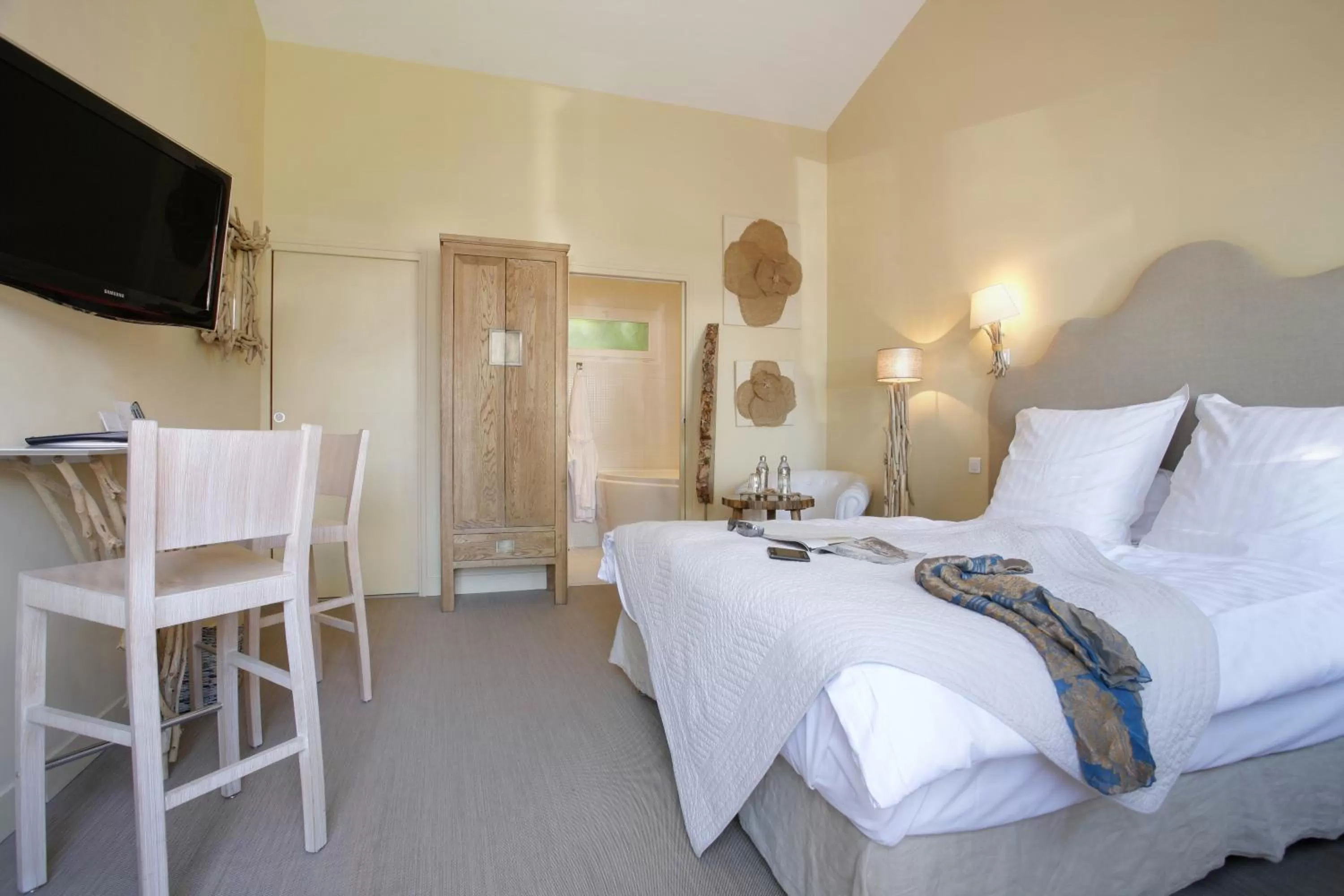Classic Double Room in The Originals Hôtel Le Cise Restaurant Chambres et Suites