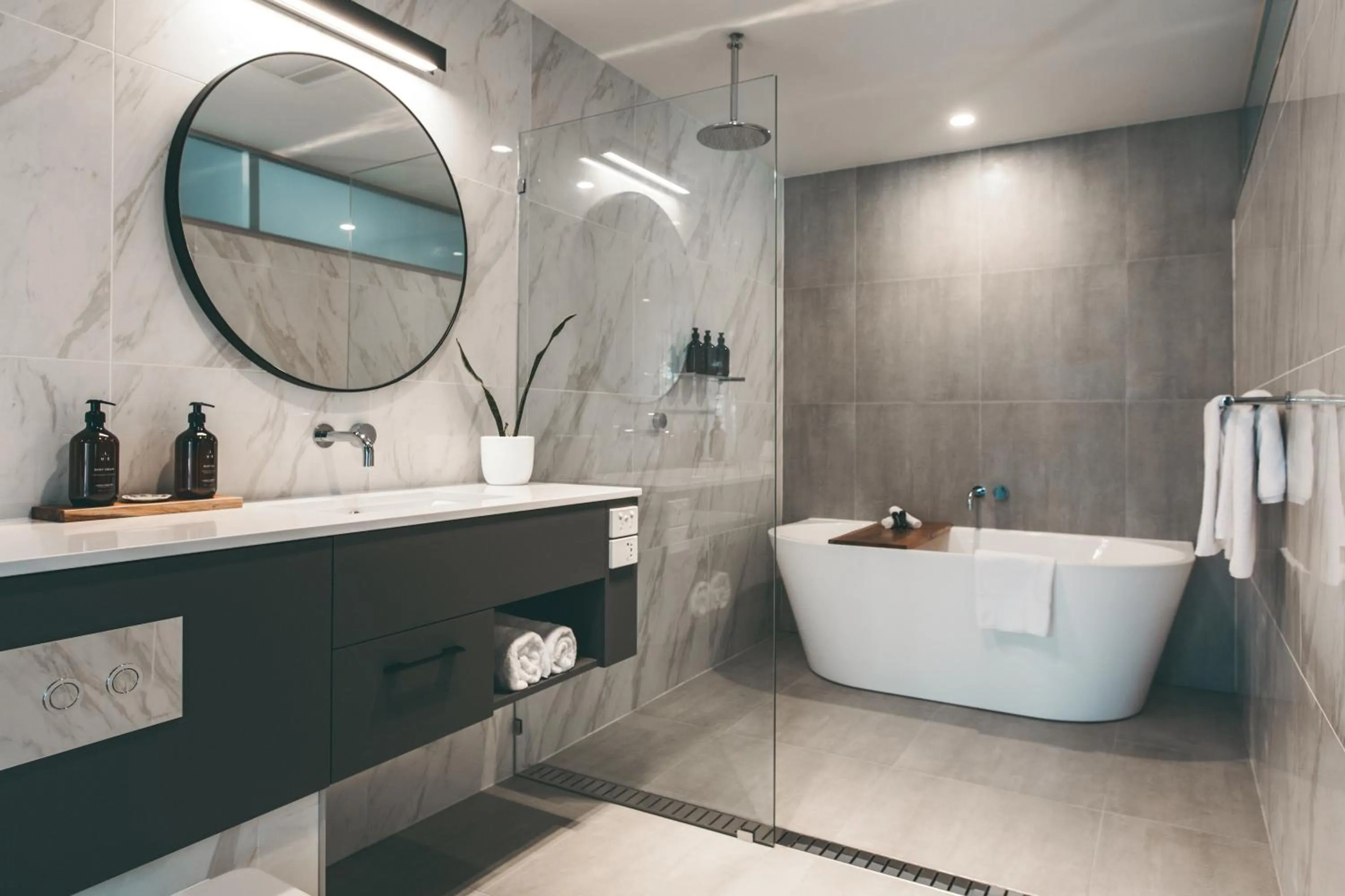 Shower in Maylands Lodge