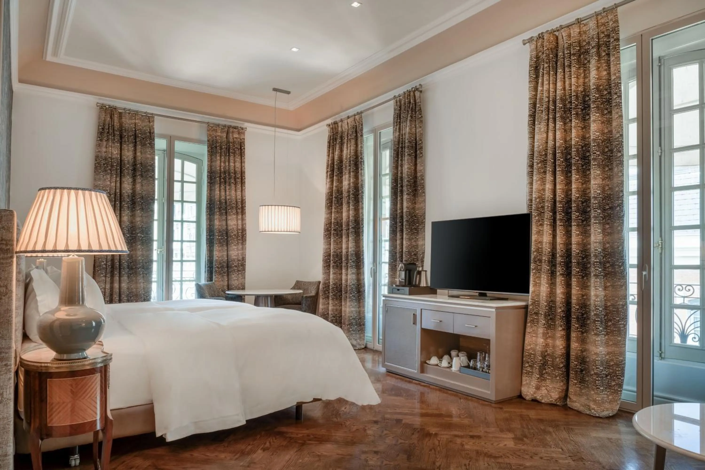 Photo of the whole room, Bed in Santo Mauro, a Luxury Collection Hotel, Madrid