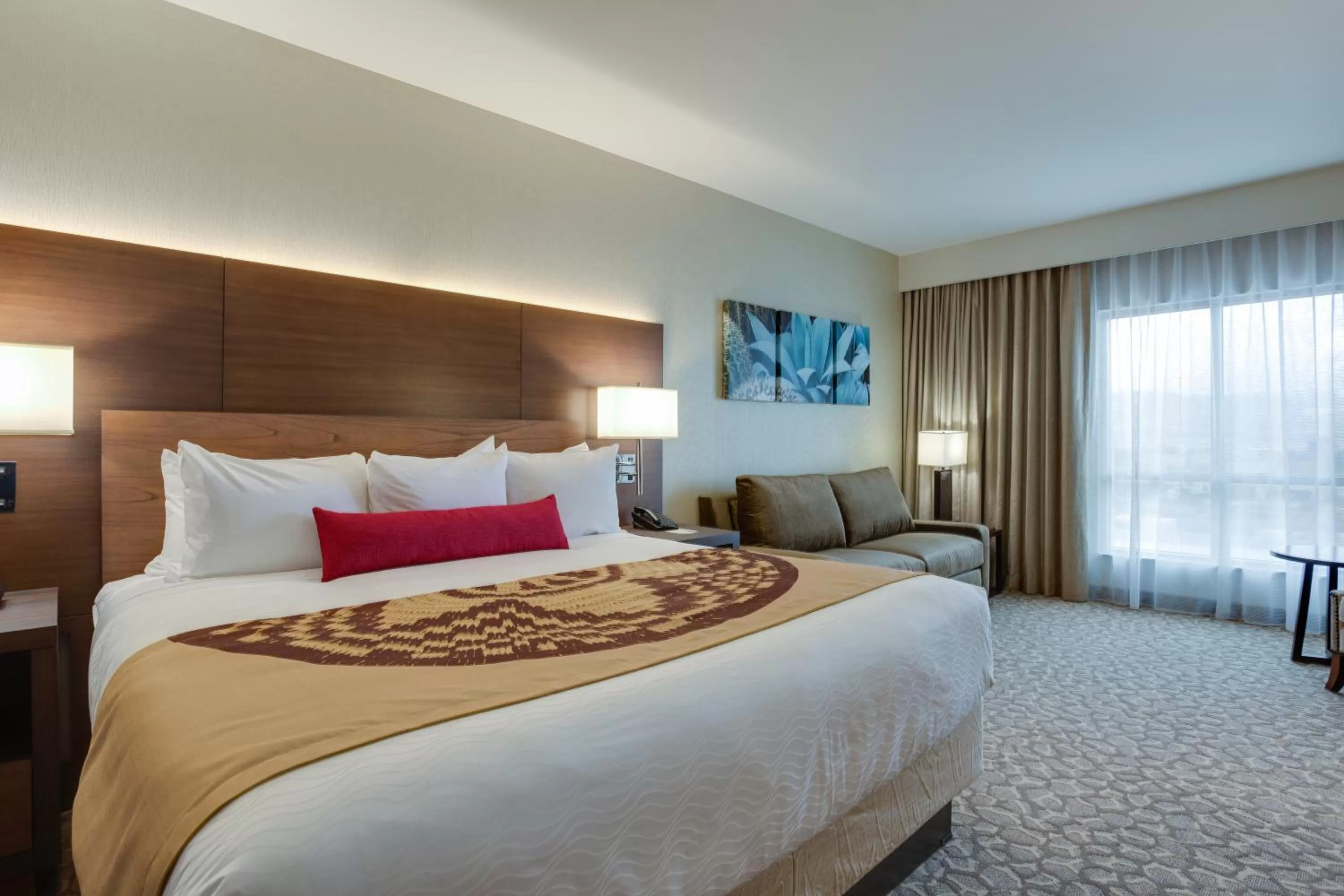 Bed in Cliff Castle Casino Hotel