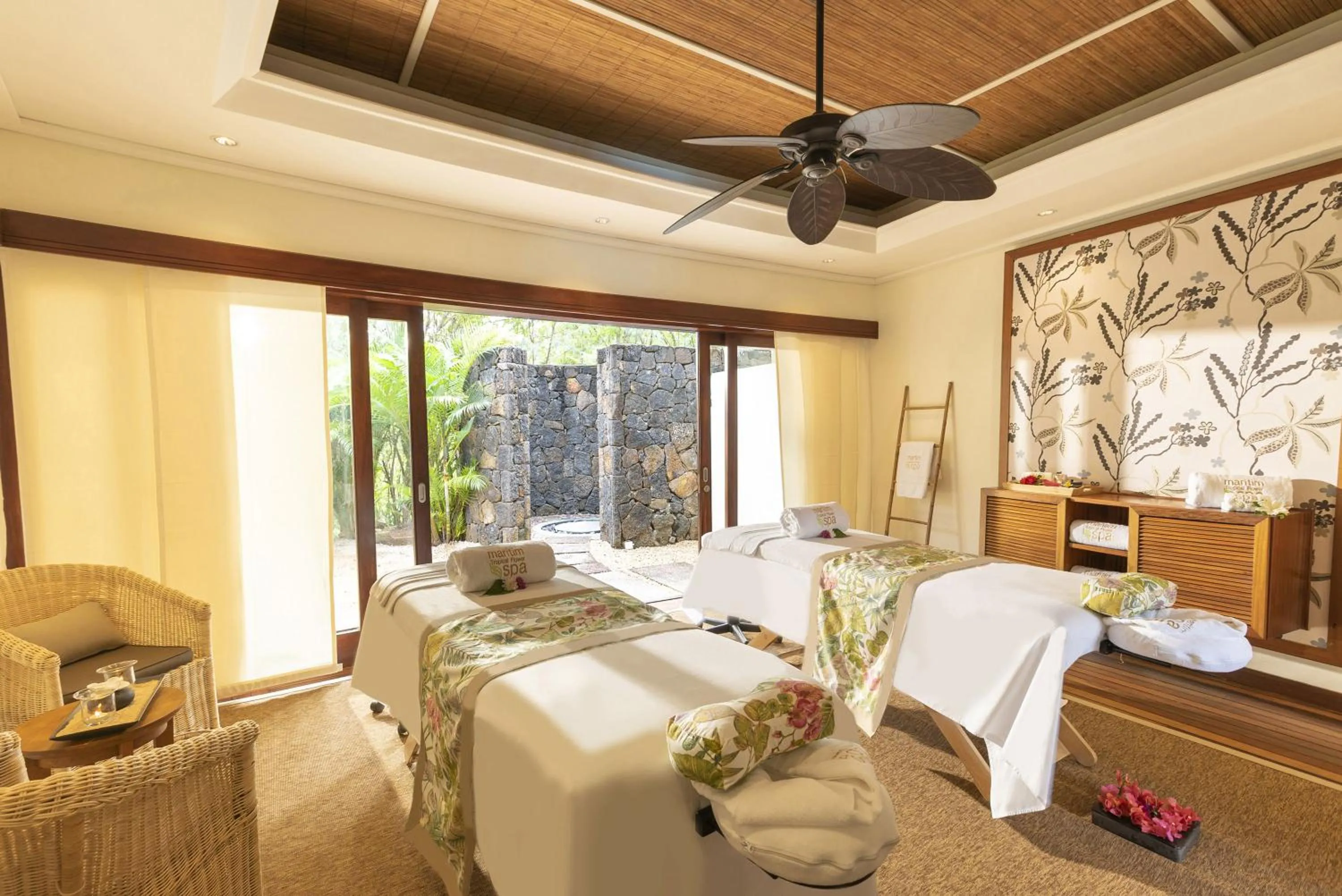 Spa and wellness centre/facilities, Bed in Maritim Resort & Spa Mauritius