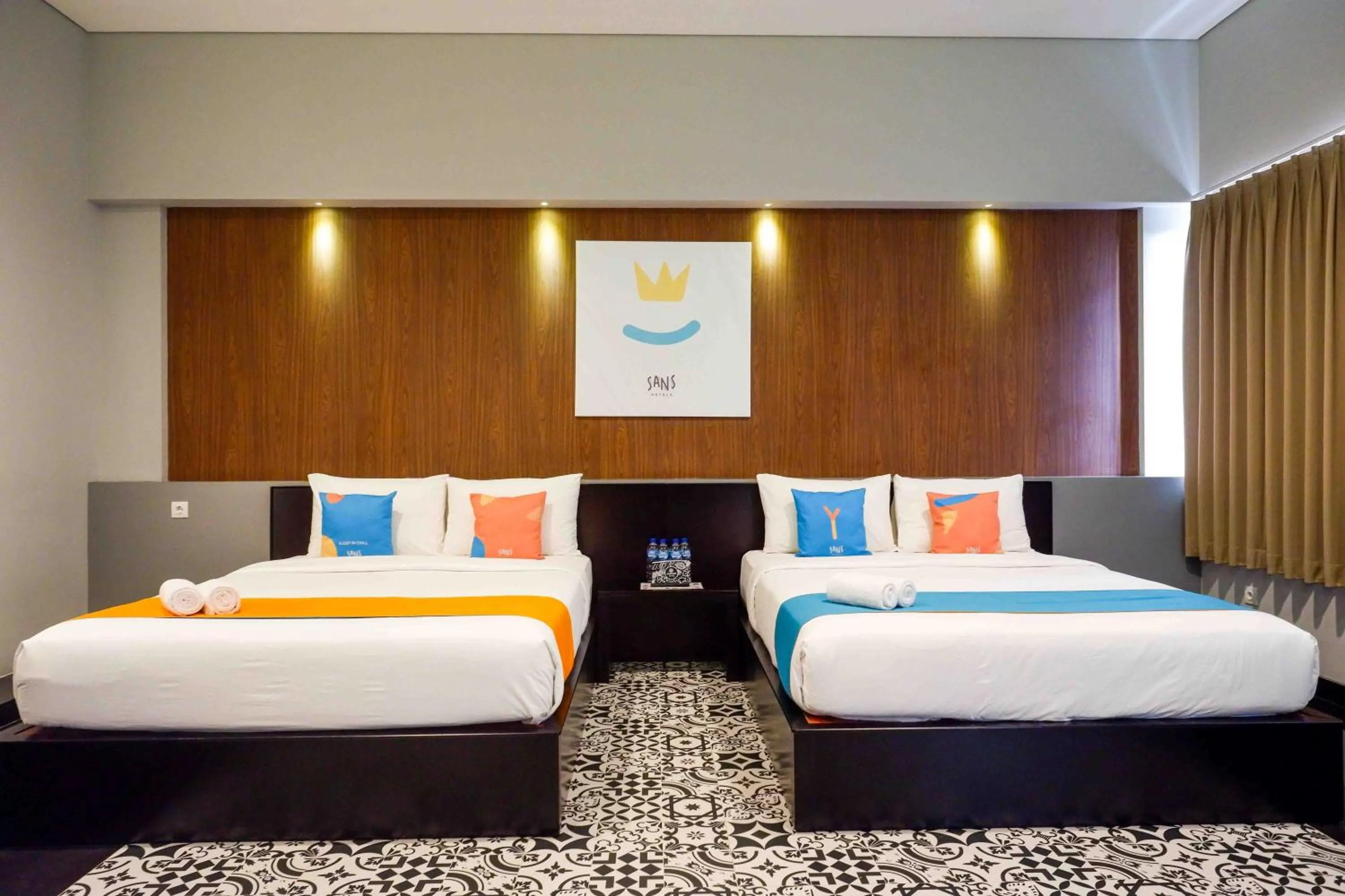 Bedroom, Bed in Sans Hotel Empress Simpang Lima