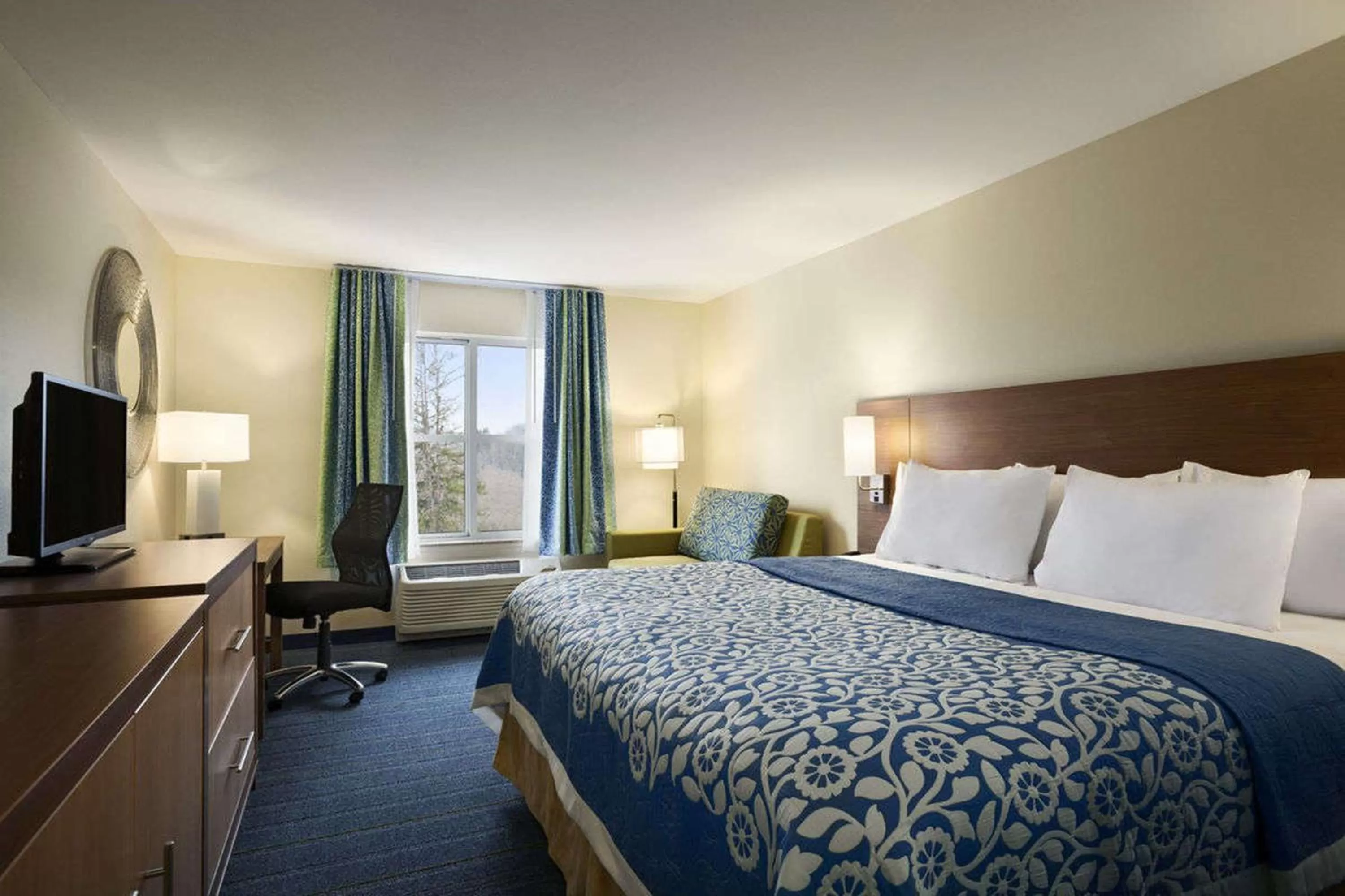 Studio King Suite - Non-Smoking in Days Inn & Suites by Wyndham Altoona