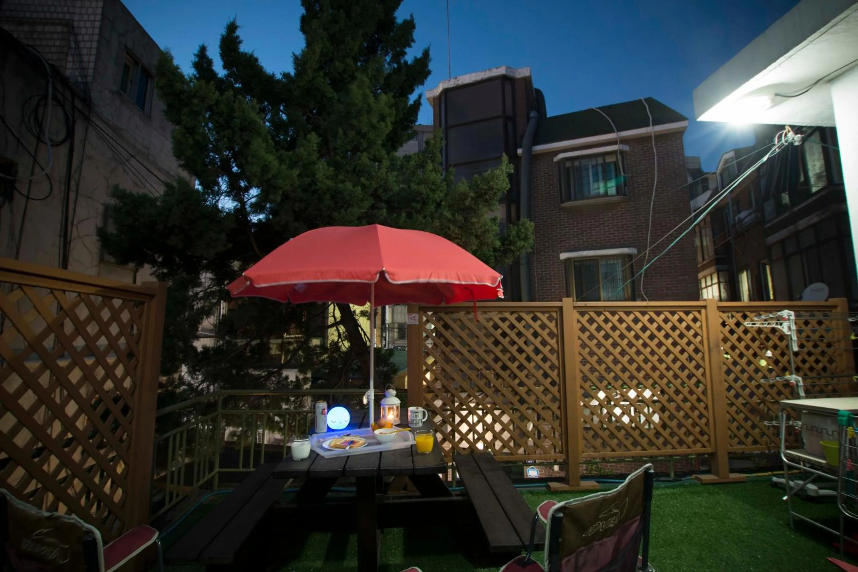 Seating area in Jeong House