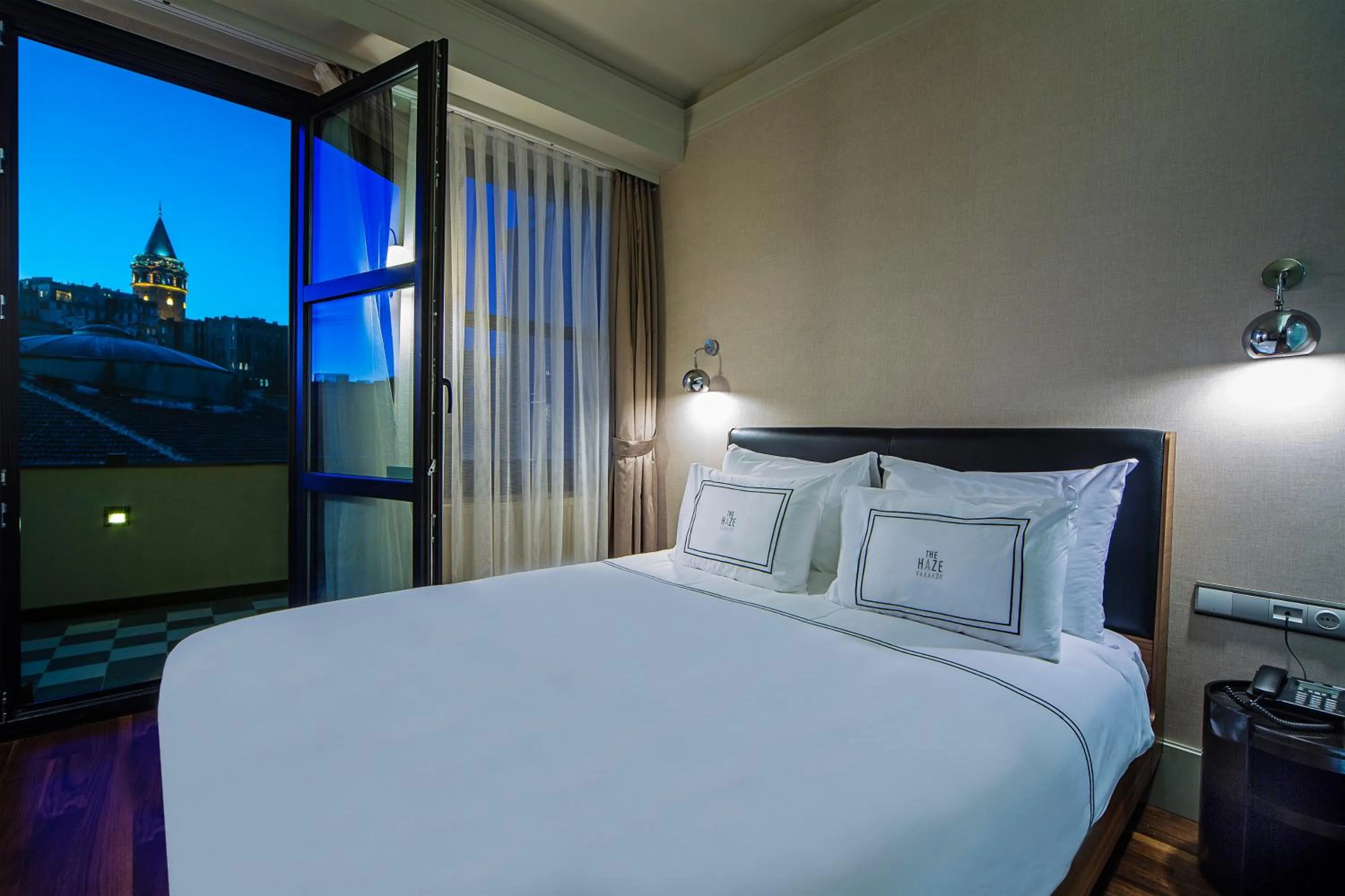 Bedroom, Bed in The Haze Karaköy