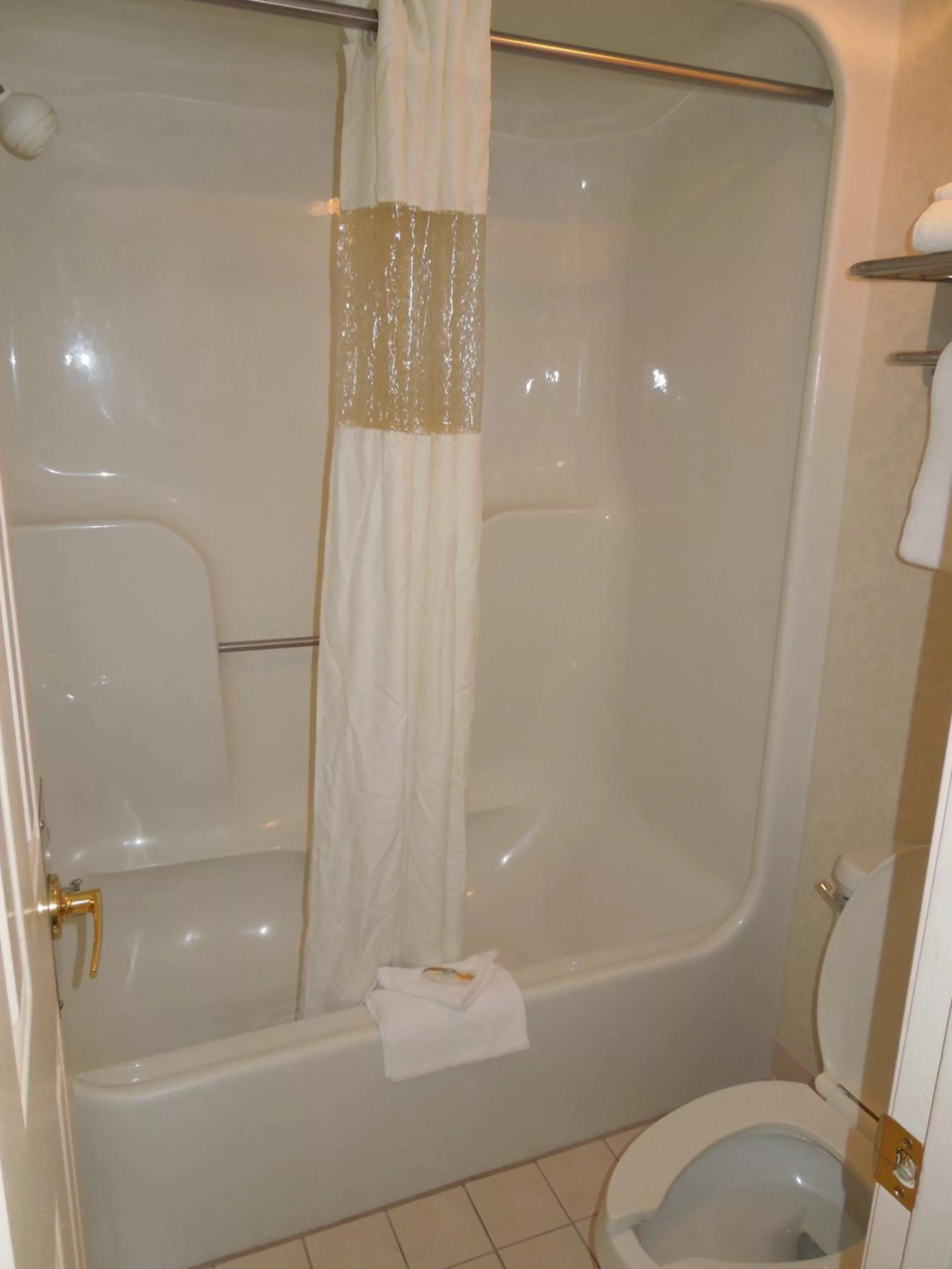 Standard Queen Room with Two Queen Beds - Smoking in Quality Inn Little Creek