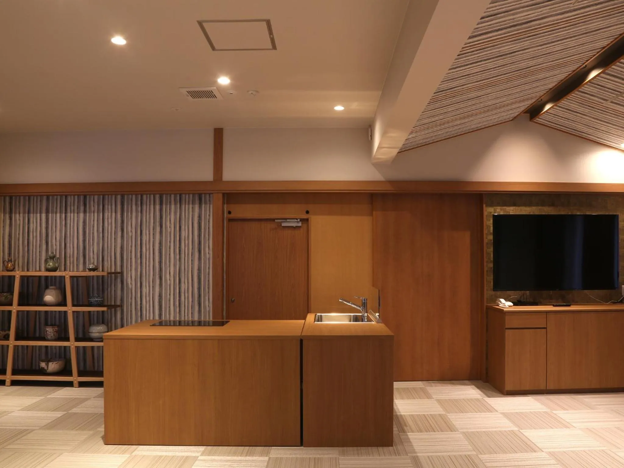 TV and multimedia in Okuno Hosomichi