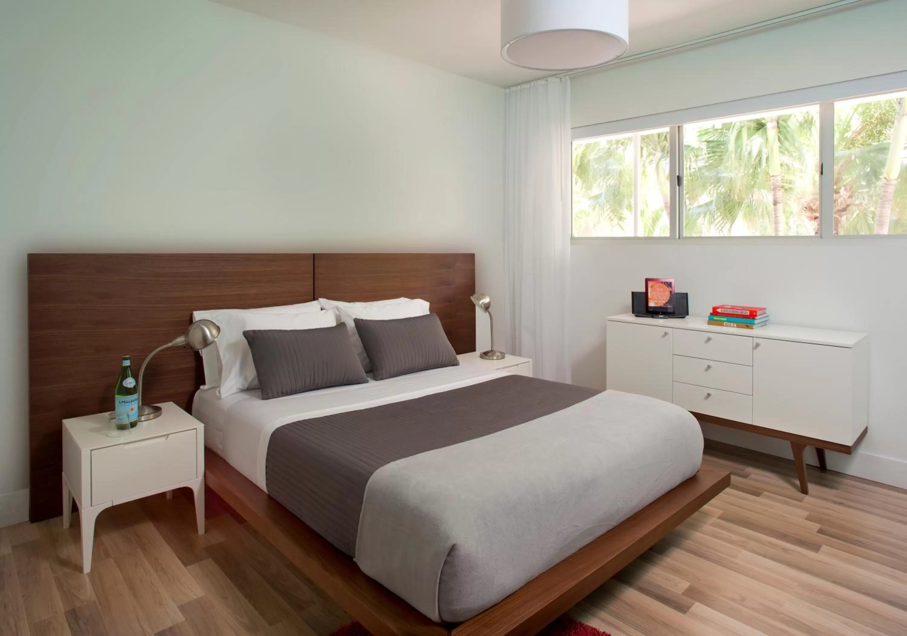 Bed in 1818 Meridian House Apartments and Suites by Eskape Collection