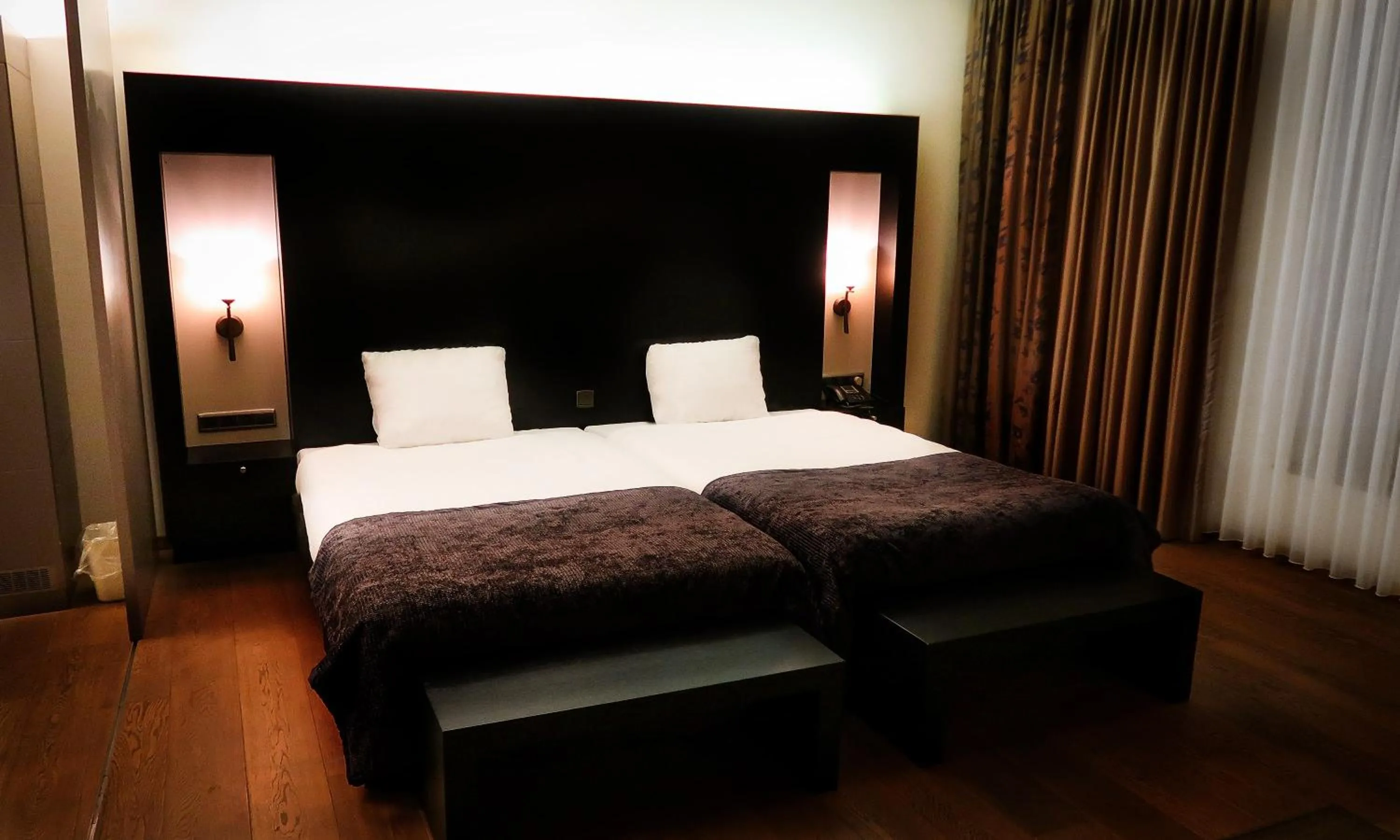 Bedroom in Hotel Van Eyck