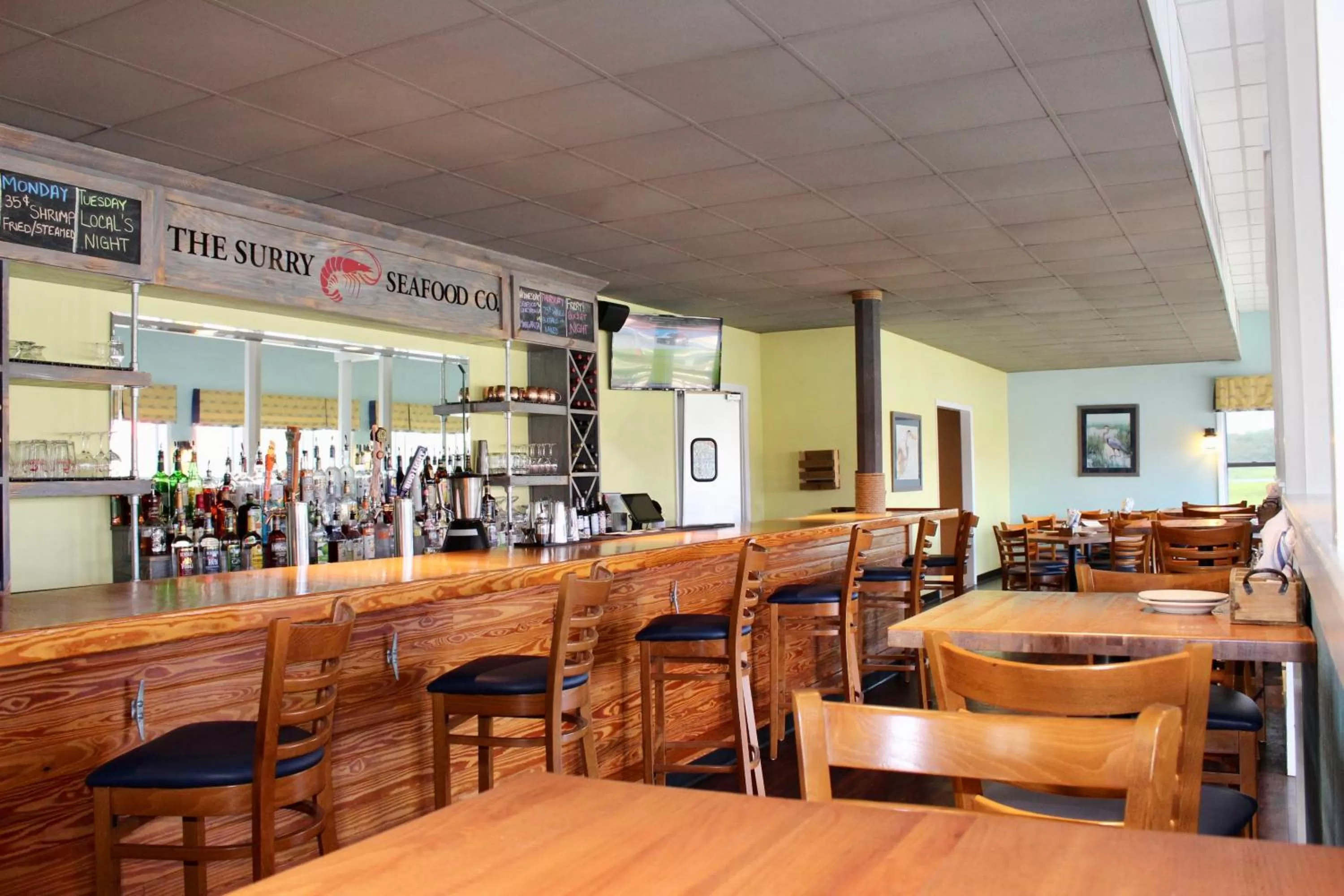Lounge or bar in Surry Seafood Company