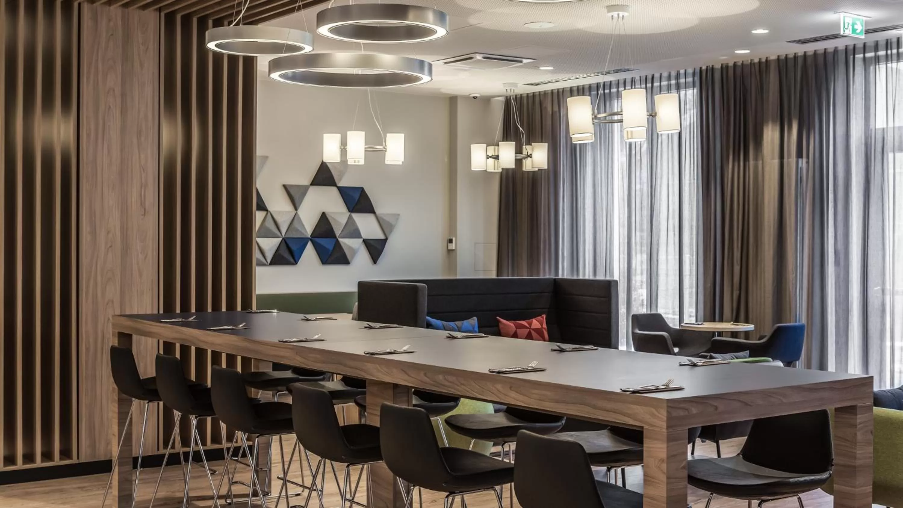 Restaurant/places to eat in Holiday Inn Express Munich - City East by IHG