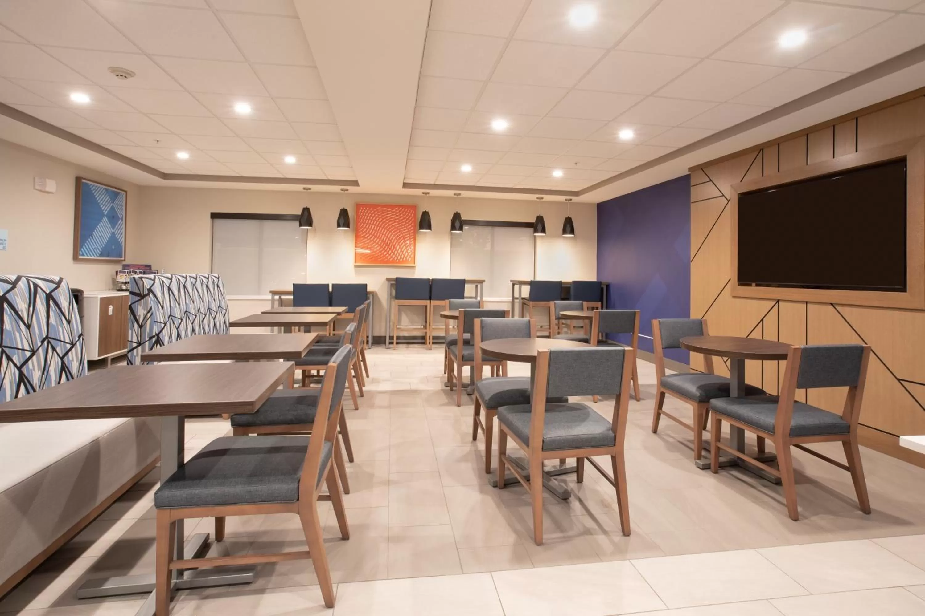 Property building in Holiday Inn Express Hotel & Suites Grand Junction by IHG