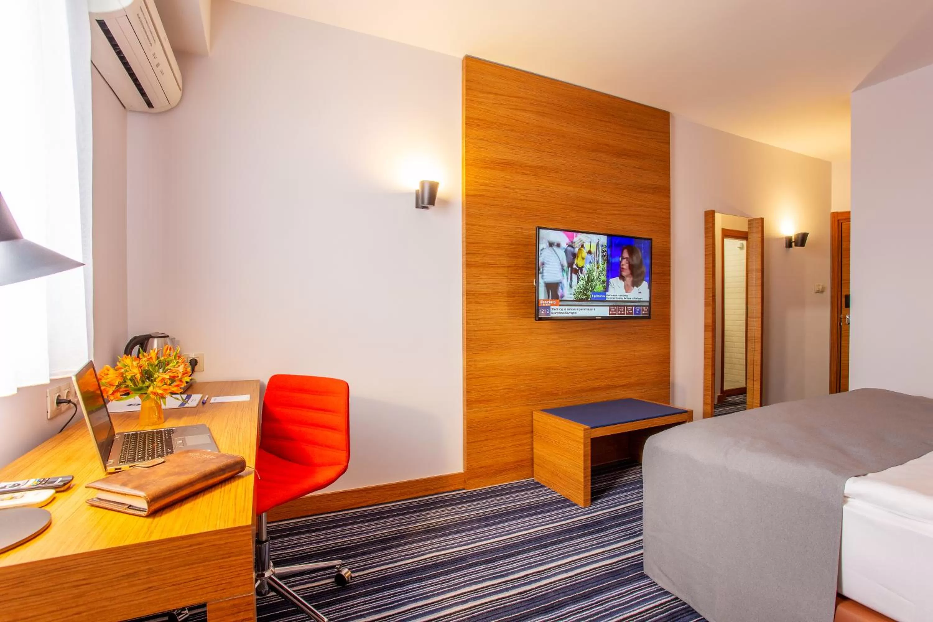 TV and multimedia in Best Western Terminus Hotel