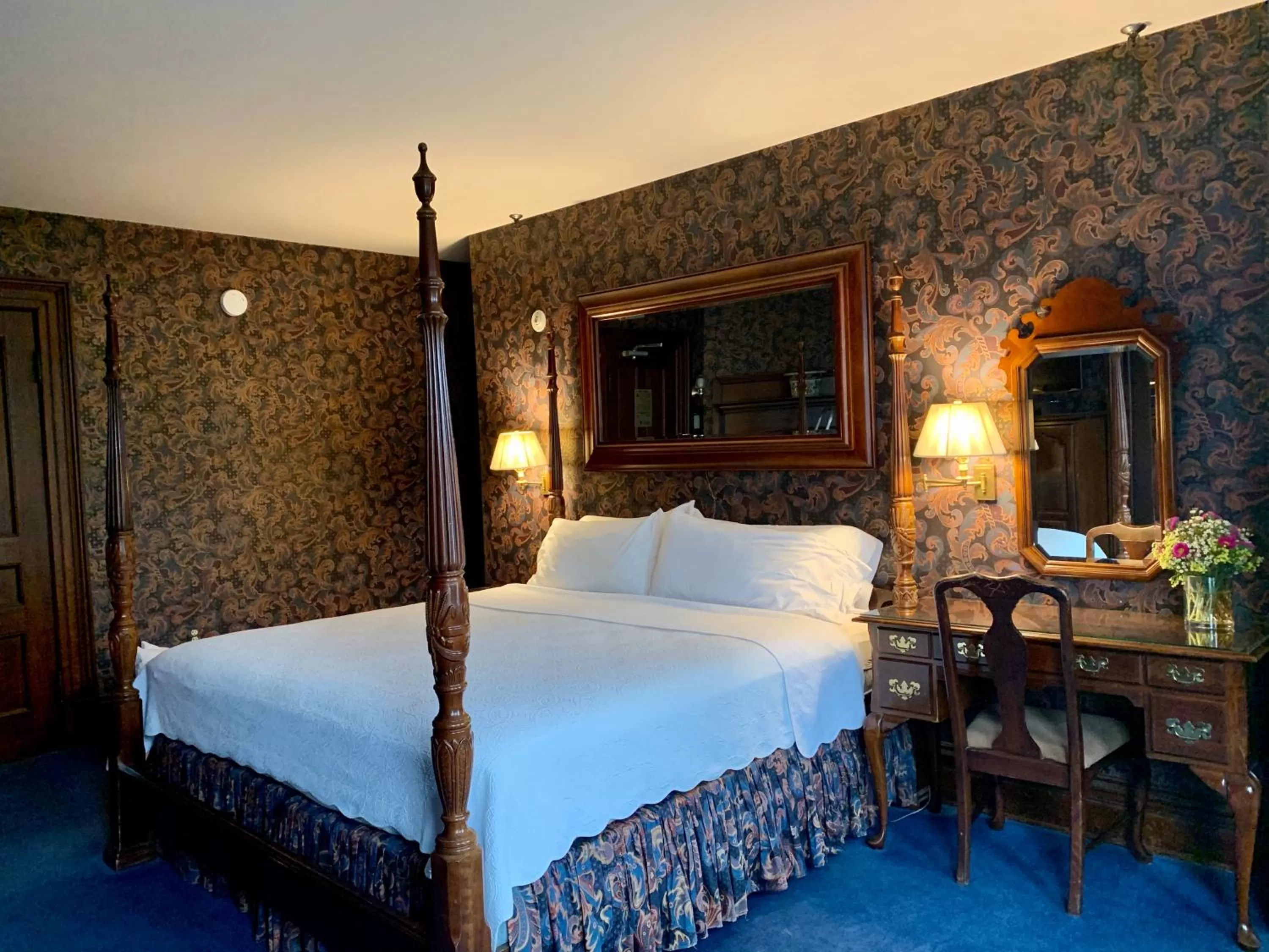 Bed in The West Lane Inn